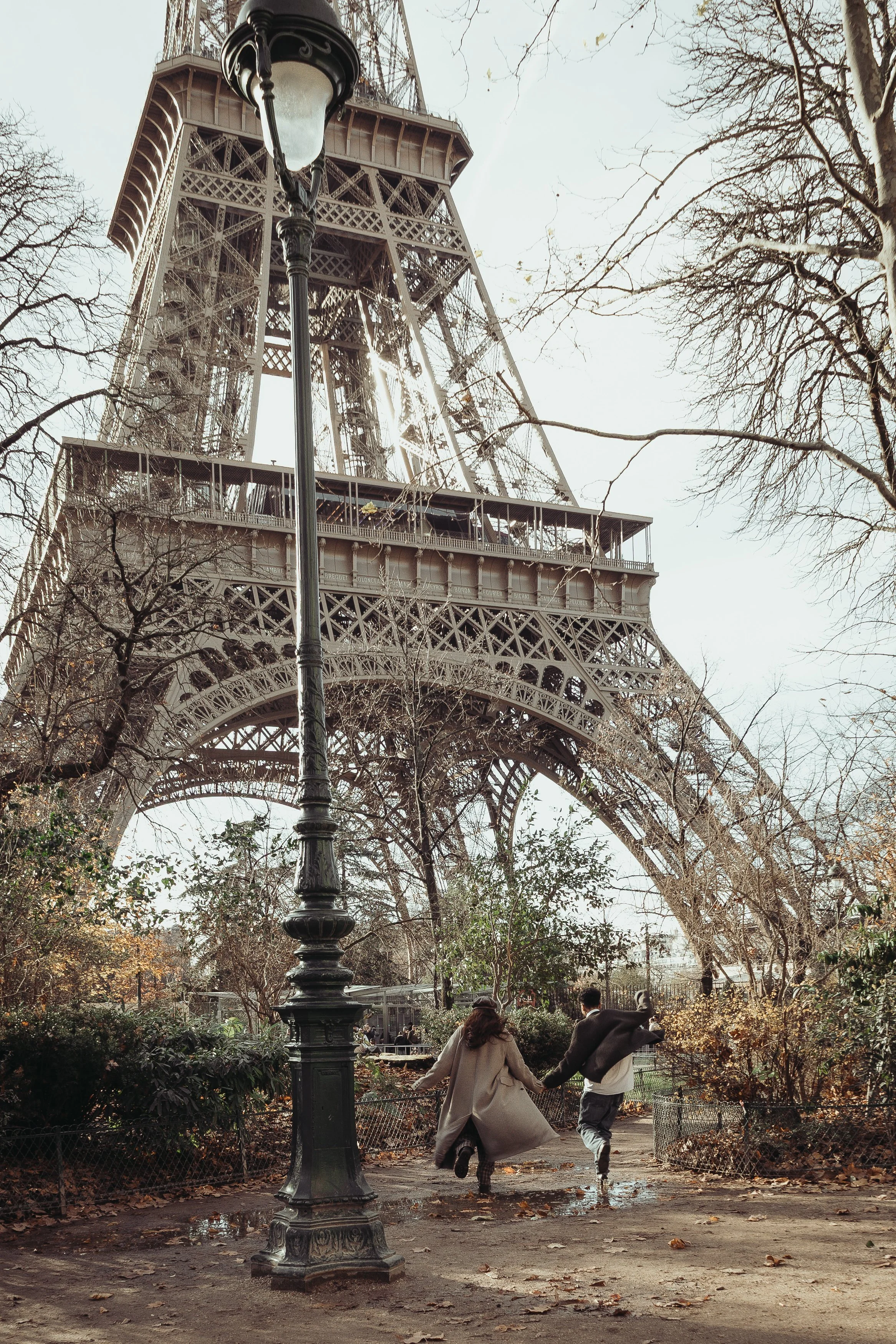 DalilaEtChelcie_TourEiffel_Lampadaire-41.jpg