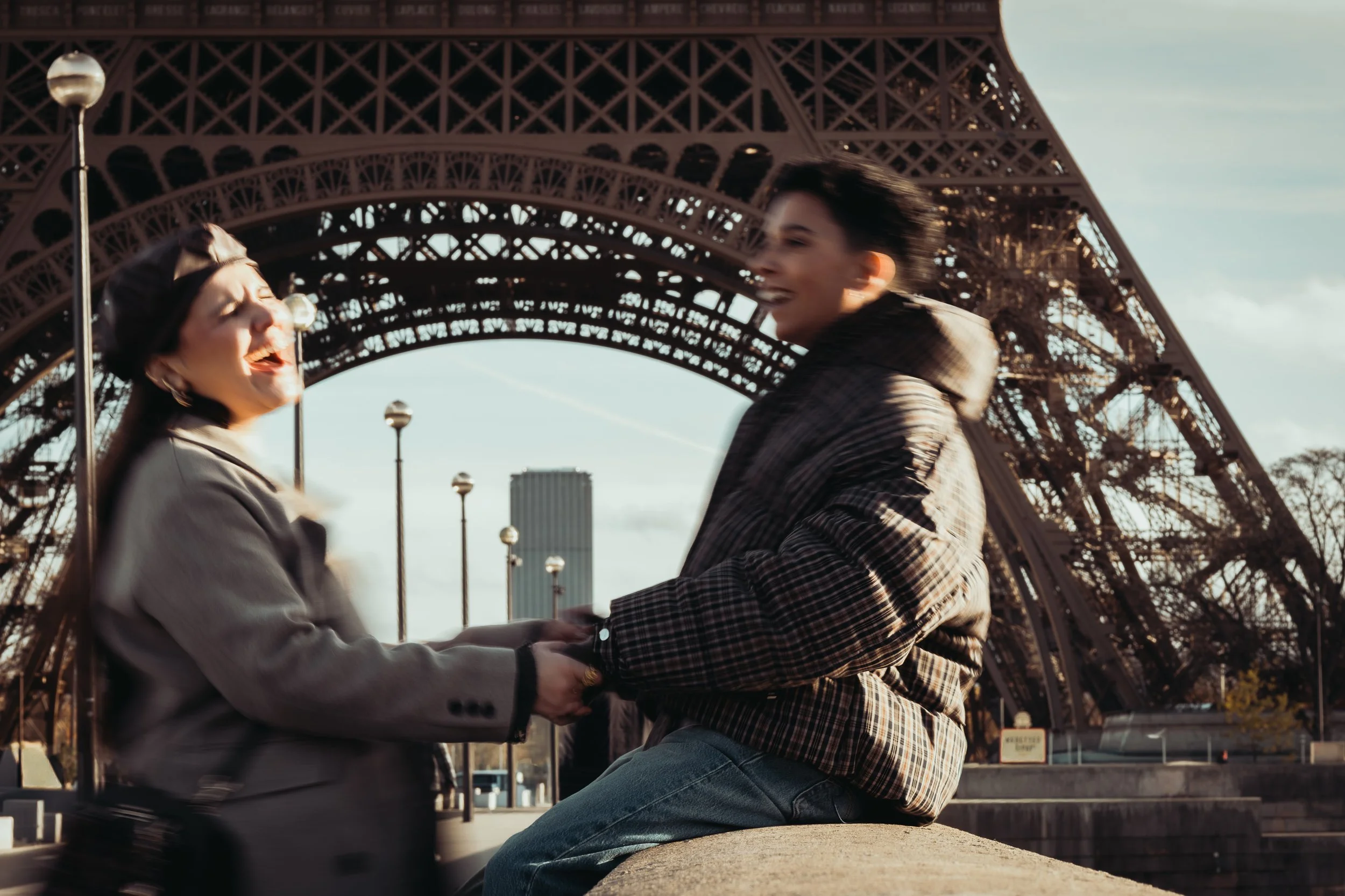 DalilaEtChelcie_TourEiffel_Quai-26.jpg