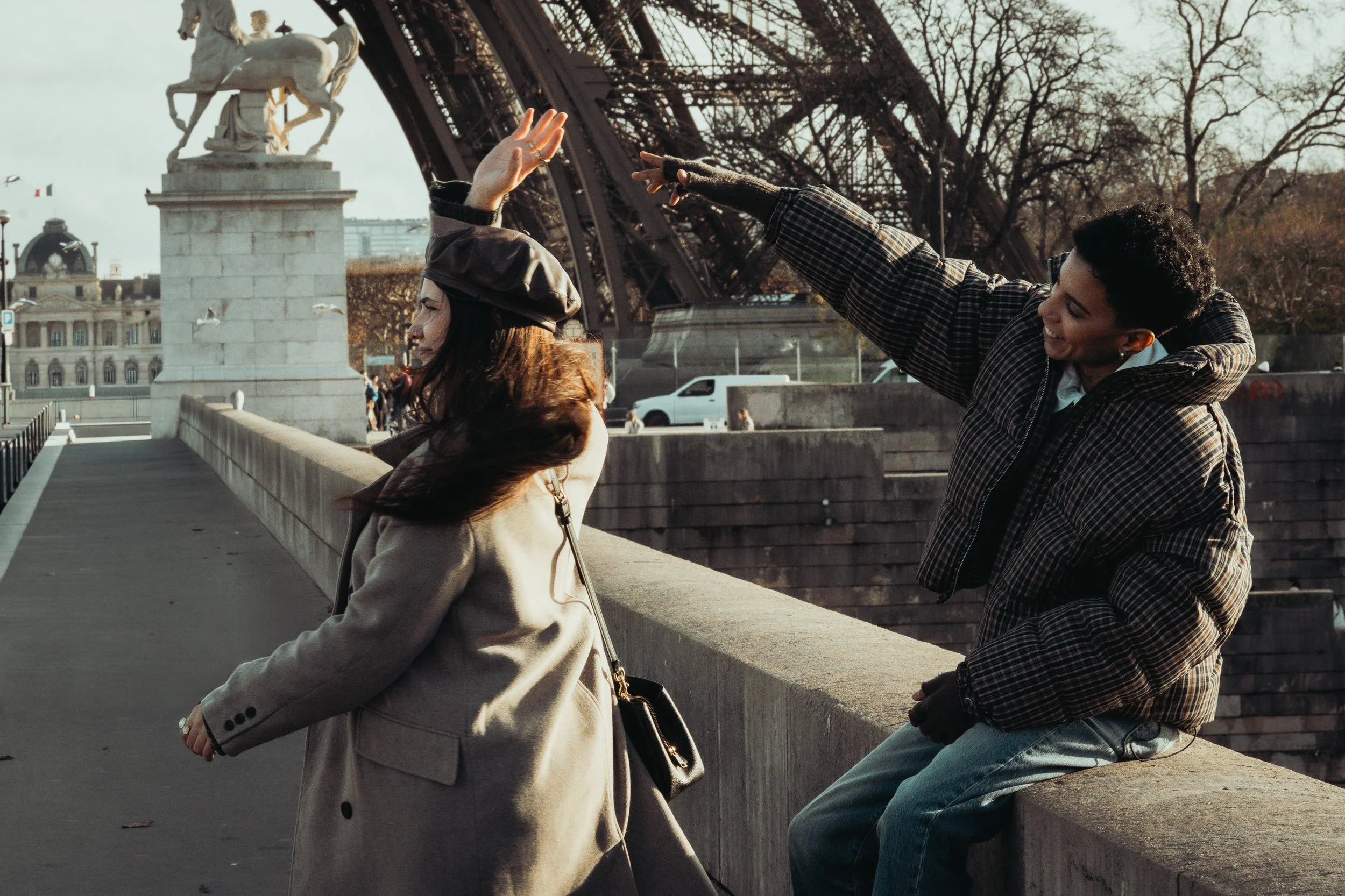 DalilaEtChelcie_TourEiffel_Quai-33.jpg