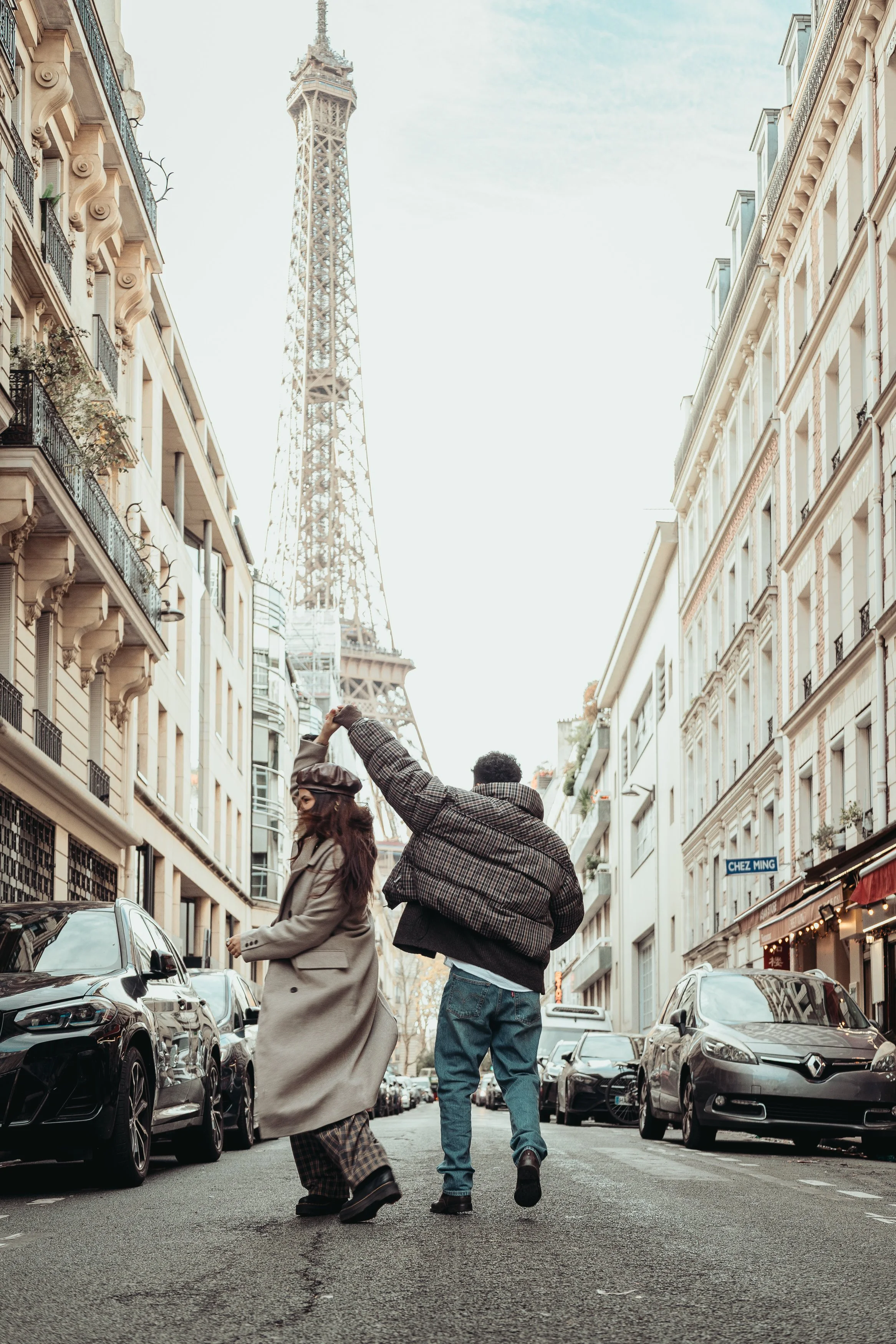 DalilaEtChelcie_TourEiffel_Rue-27.jpg