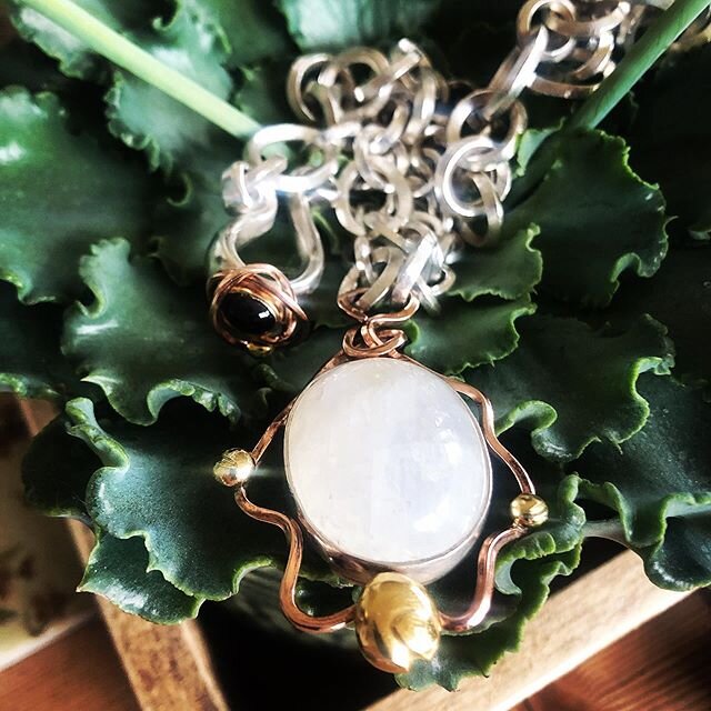 WALKING on the MOON#opal#moon#stone#emerald#necklace