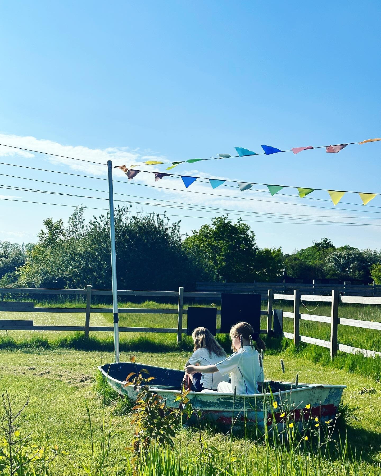 This weekend was truly idyllic and we created the sort of memories I hope my daughter carries with her forever 🙏🌾
.
1 + 2: Pizza of dreams from @shedsframlingham - you *have* to book or you&rsquo;ll end up hungry and disappointed 🍕 
3: snapped mak