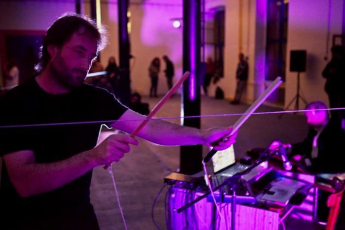 Hans Tammen performing at The Edge in Brisbane. Photo: The Edge / ABC