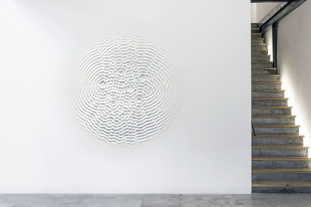 Loris Cecchini, Wallwave Vibration, 2012