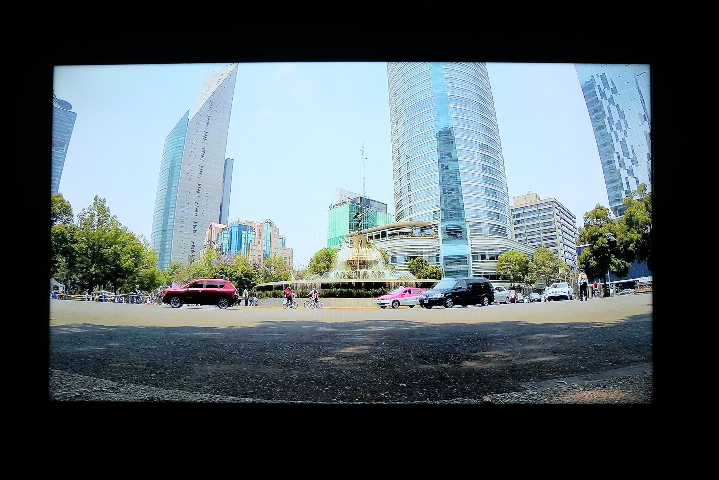 Sam Auinger’s documentary work “Sounding Mexico City” presents the initial results of a six-week-long research residency in Mexico City. Together with urban planners and architects, Auinger investigated selected districts according to sonic and acoustic lines of inquiry. In the resulting audio and video documents which he has now chosen to present for the first time, he gives insight into the complexity of auditory research in urban spaces, opening perspectives for a re-interpretation of our modern urban landscapes in the process.