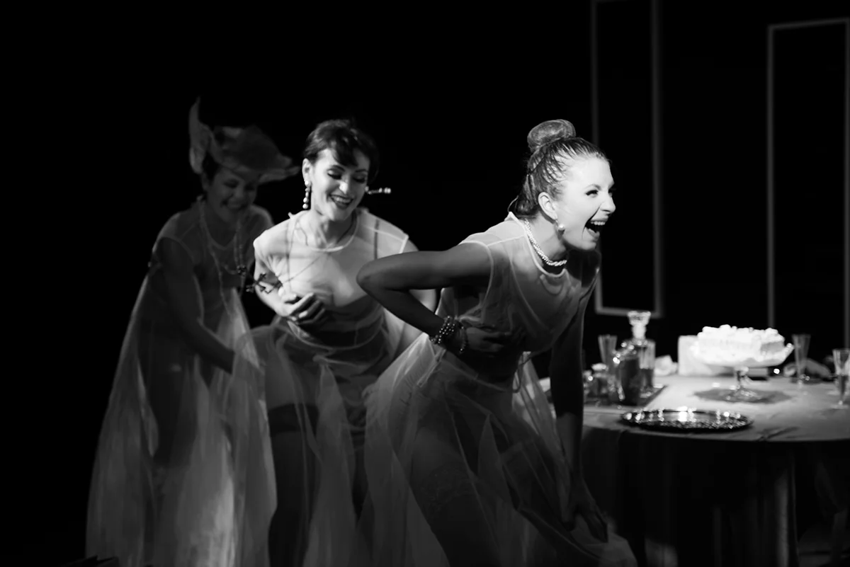 La Perla / Al descubierto teatro