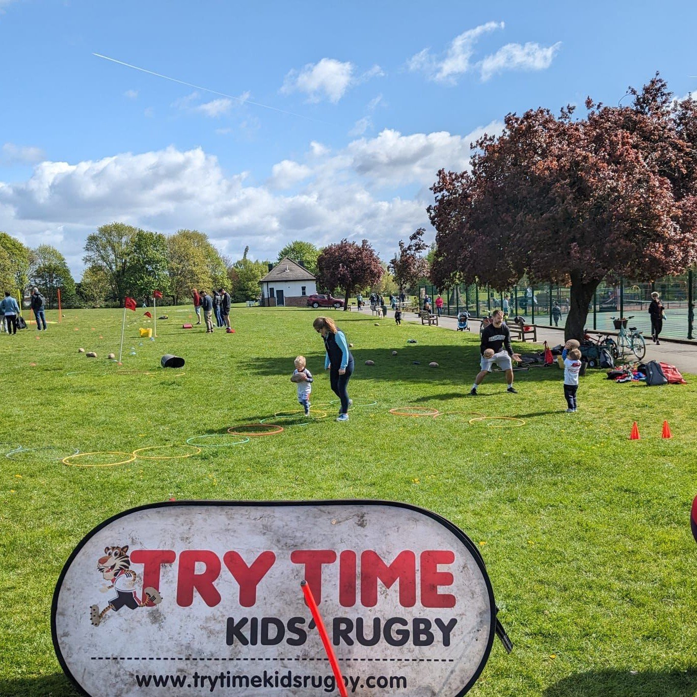 It's been great welcoming everyone back for the summer term 👋😎 How good is rugby in the sunshine ☀️❤️ Our Try Timers definitely earned a rest after all that activity - comfy there on the rugby balls?! 🤔😄

#trytime #kidsrugby #tagrugby #twickenham