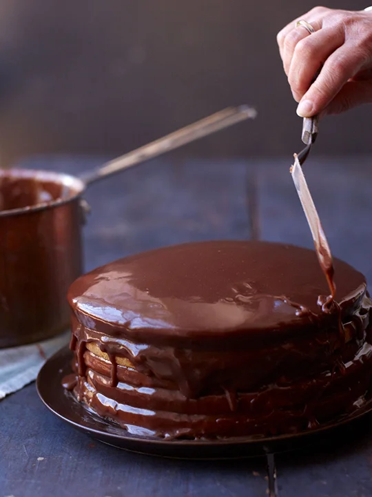 02_ChocLayeredCakePrep_104.jpg