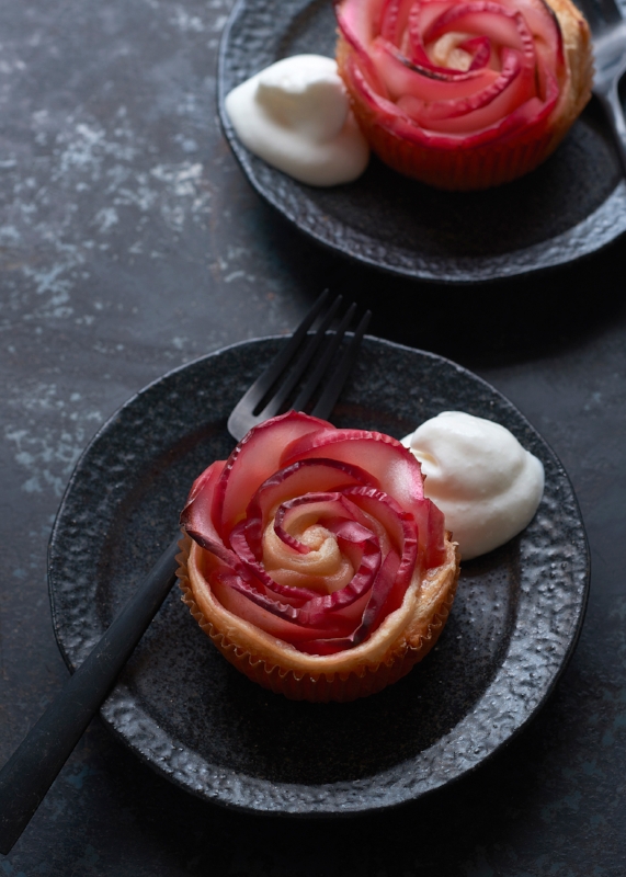 20488_Apples_rose tart_1619_sRGB.jpg