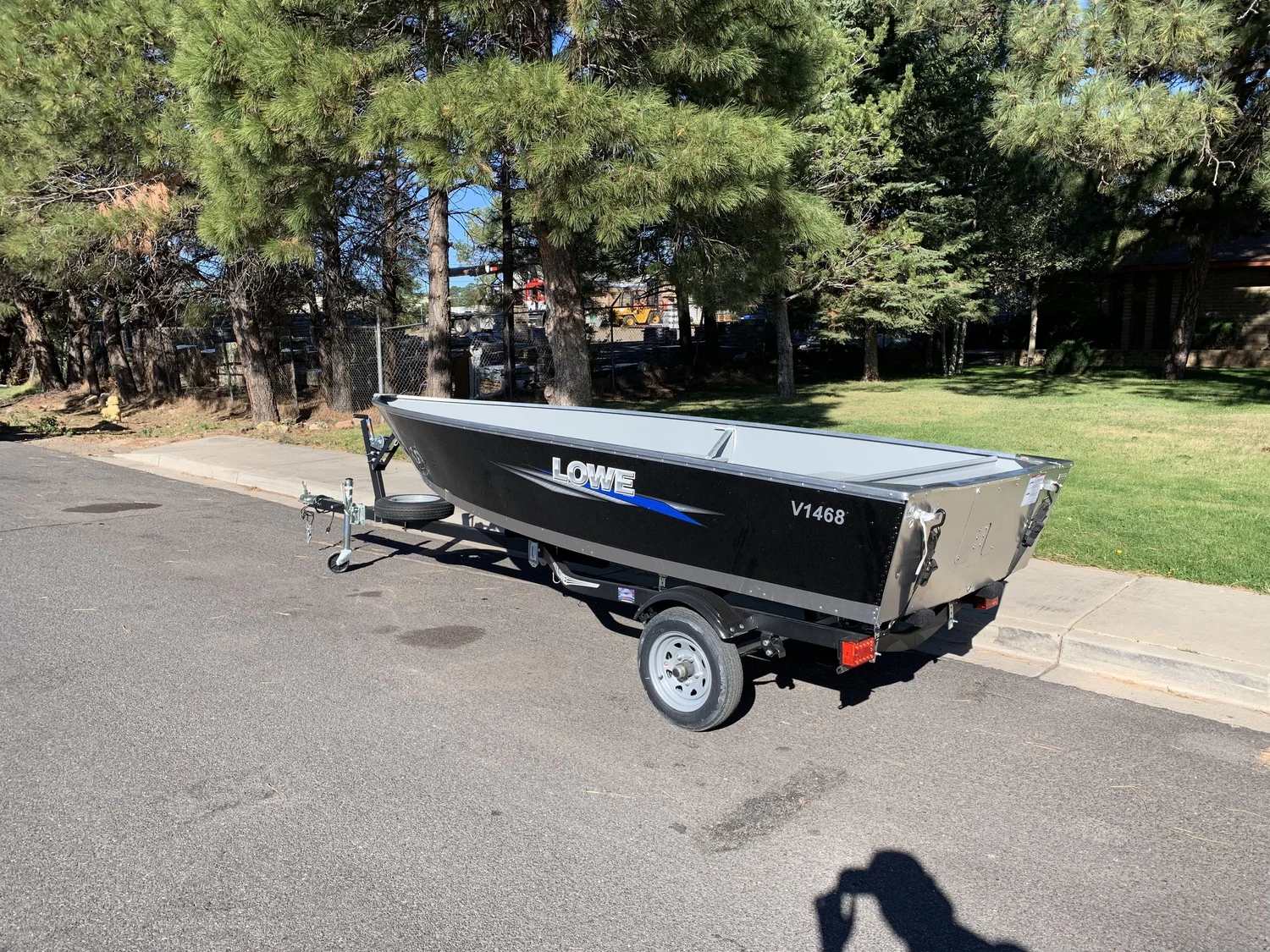 In Route To Store 2020 Lowe V 1668 W Stock 20 0972 Az Marine