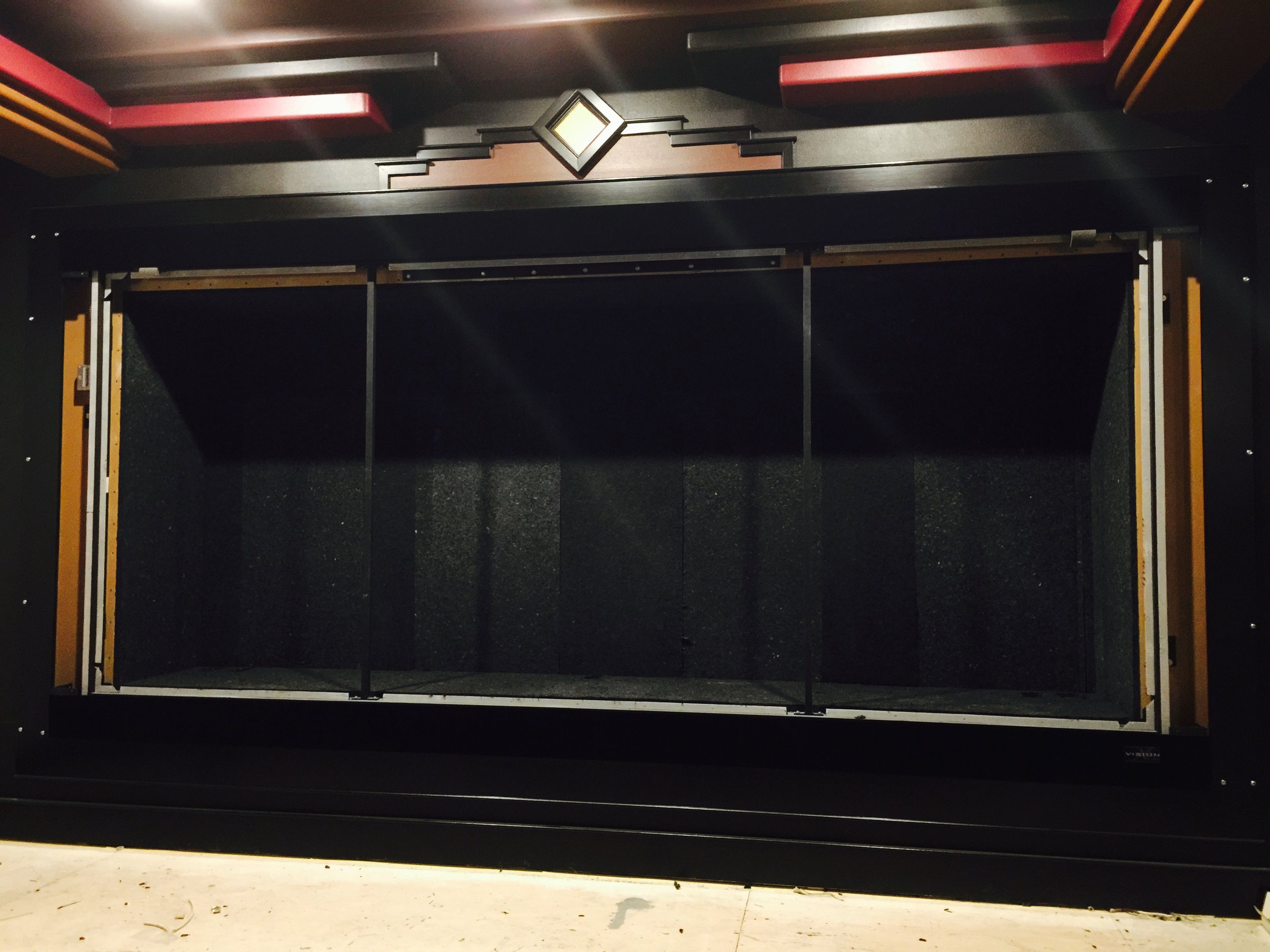 Acoustically treated speaker cavity