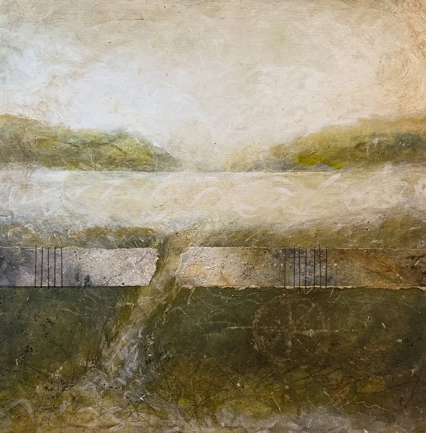 When the Highlands call, this is a painting that I started maybe a half a year ago. It just didn&rsquo;t seem right. The foreground was too large,  so I added a piece of collage, also from a painting and some stitching and now I think it&rsquo;s righ