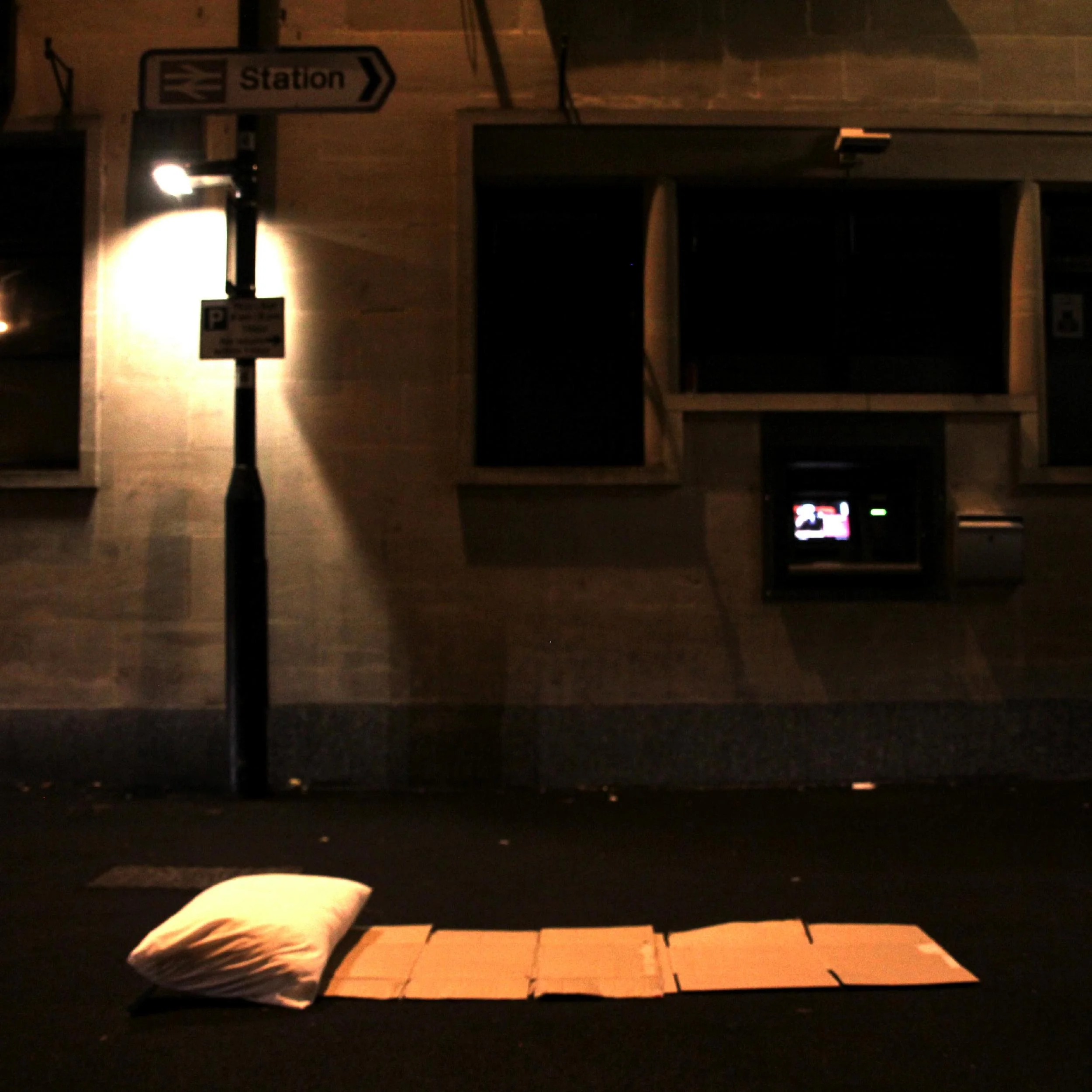 Artist: Tom Law Title: Pavement Sleeper (Single) Credit: Mastering Year: 2012