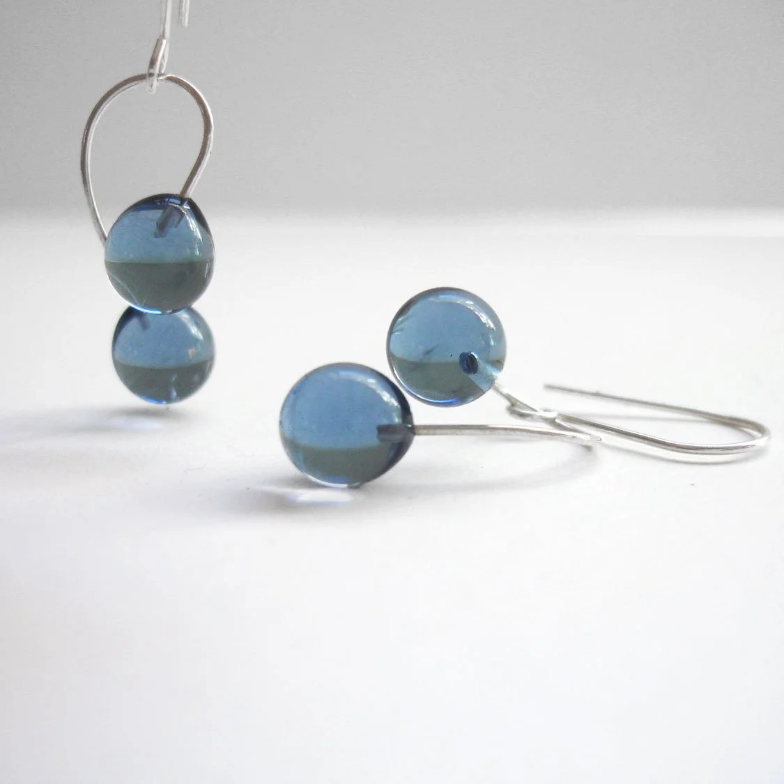 ficelle mini earring