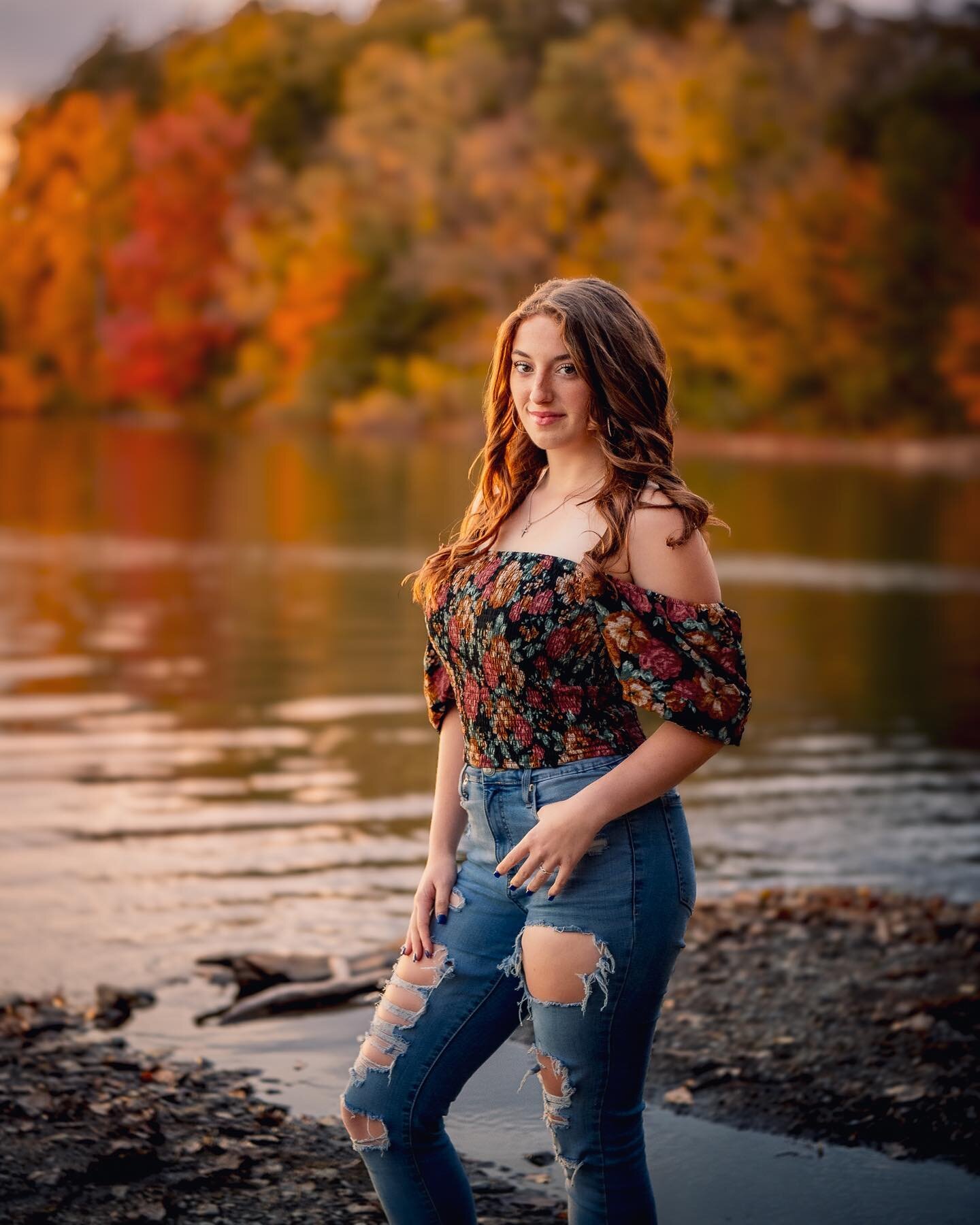 Amelia | Senior 2024 

#senior #classof2024 #seniorshoot #highschoolsenior #seniorsession #highschool #upstateny #capitalregion #hoosicvalley #hoosicvalleyhighschool #schaghticoke #tomhannockreservoir #rensselaercounty #soccer #upstatenyphotographer 