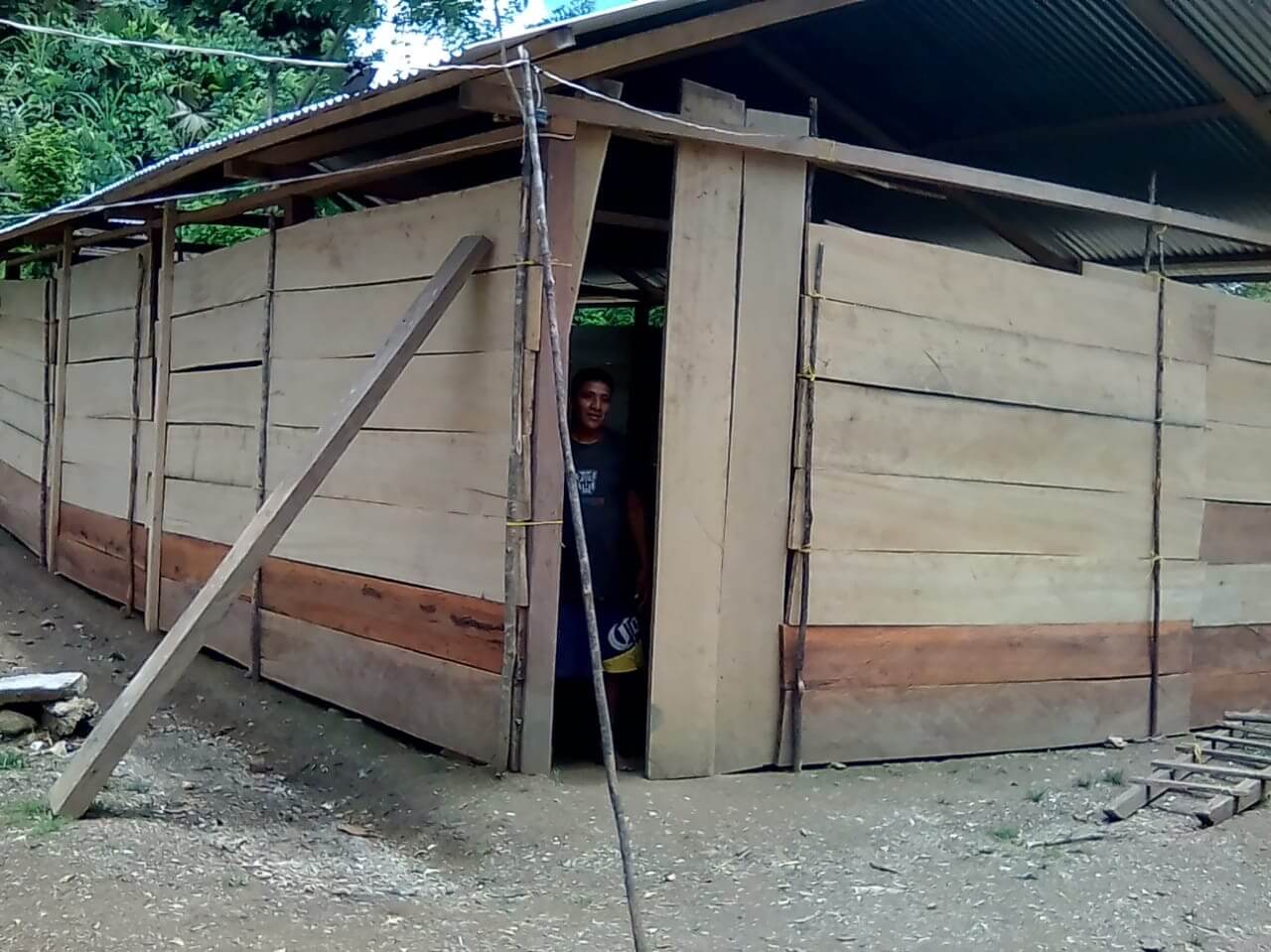 Thanks to Ray's church, Crosscreek Baptist Mission, since Ray's visit, this congregation has been able to finish their construction and get the box for hookup to electricity that just recently came to their village. This photo was sent to Cesar yesterday to show that they had just finished constructing the outside walls of their structure. 