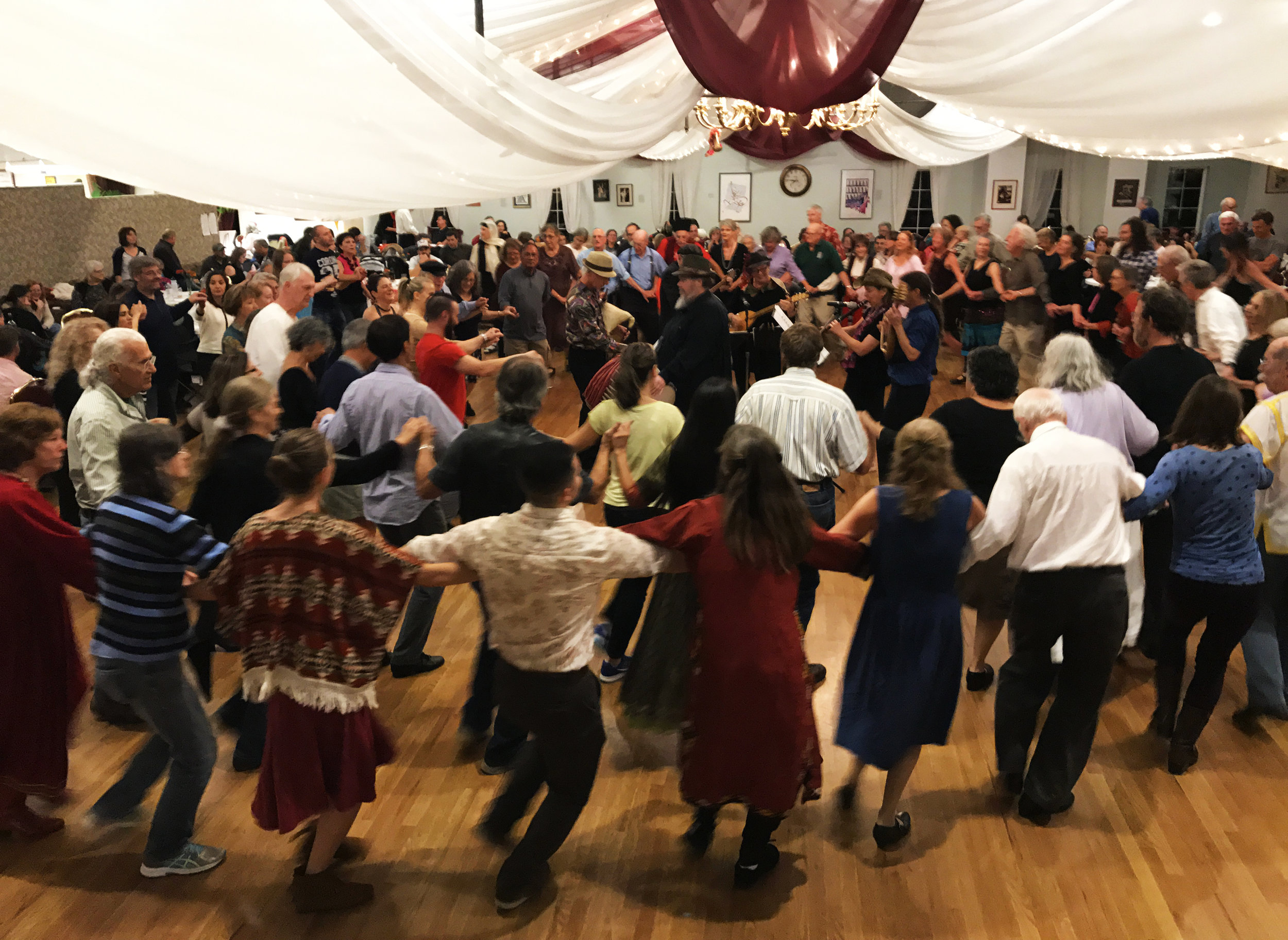 Boulder Balkan Bash 2016: the crowd dances to the Bitovniks 