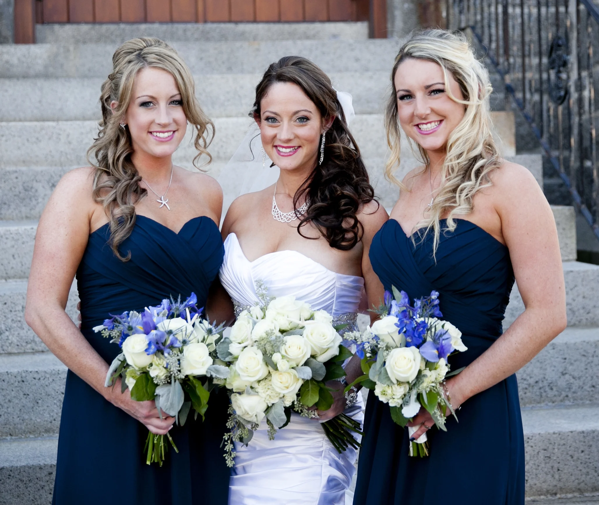 Bouquets bride and sisters.jpg