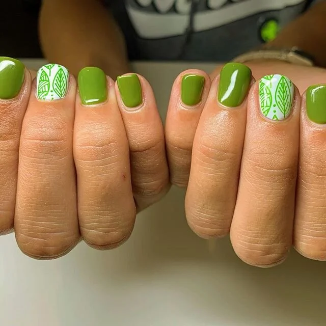 💚Happy Saturday loves!!! 💚Looking forward to meeting many of my new clients and seeing my sweet returning clients. Thank you for trusting me with your nail care. #grayvenbeauty #wildomar #lakeelsinore #lakeelsinorenails #coronanails #wildomarnails 