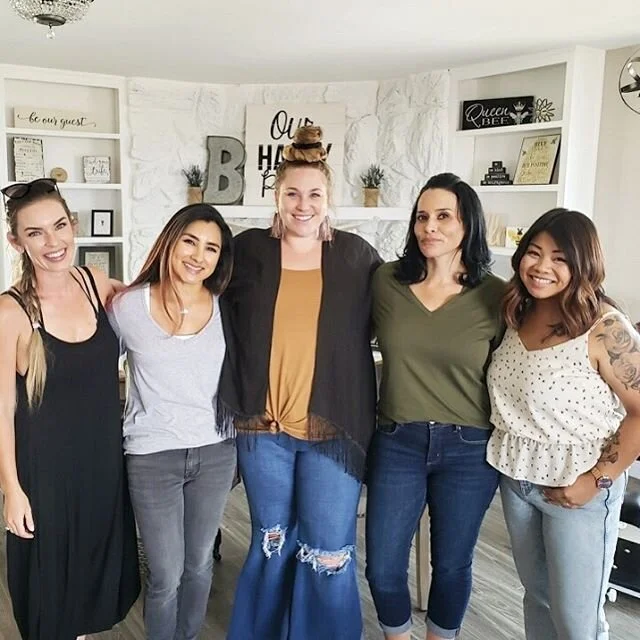So blessed to be a part of these beautiful strong women at BBB. I look forward to getting back to work with them. 🙏🏾 it&rsquo;s soon. @beautybybeesalonandspa @nailsbysarahoneill @tsharpnd @nails_by_roselle 💕💕💕💕💕