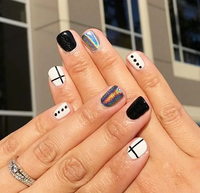✨Soon we can all get our sparkle on✨

#whiteandblack #nailsdone #mani #nailsofig #riverside #wildomar #lakeelsinore #murrieta #corona #grayvenbeauty #beautybybee #customnails #ilovewhatido