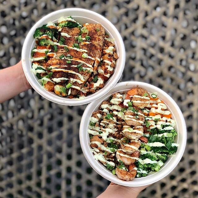 It's lunch time!! What bowl from Broken Rice are you ordering?
​
​Teriyaki Chicken Bowl, Sriracha BBQ Beef Bowl, or the Surf N Turf Bowl?!
​
​Comment below and let us know 😋
​
​&rarr; Order in person, through eatbrokenrice.com, or GrubHub!
​⏰ Monday