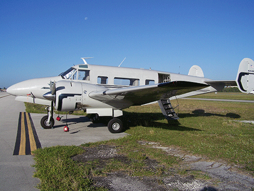 Beechcraft-BE18-N26493.png