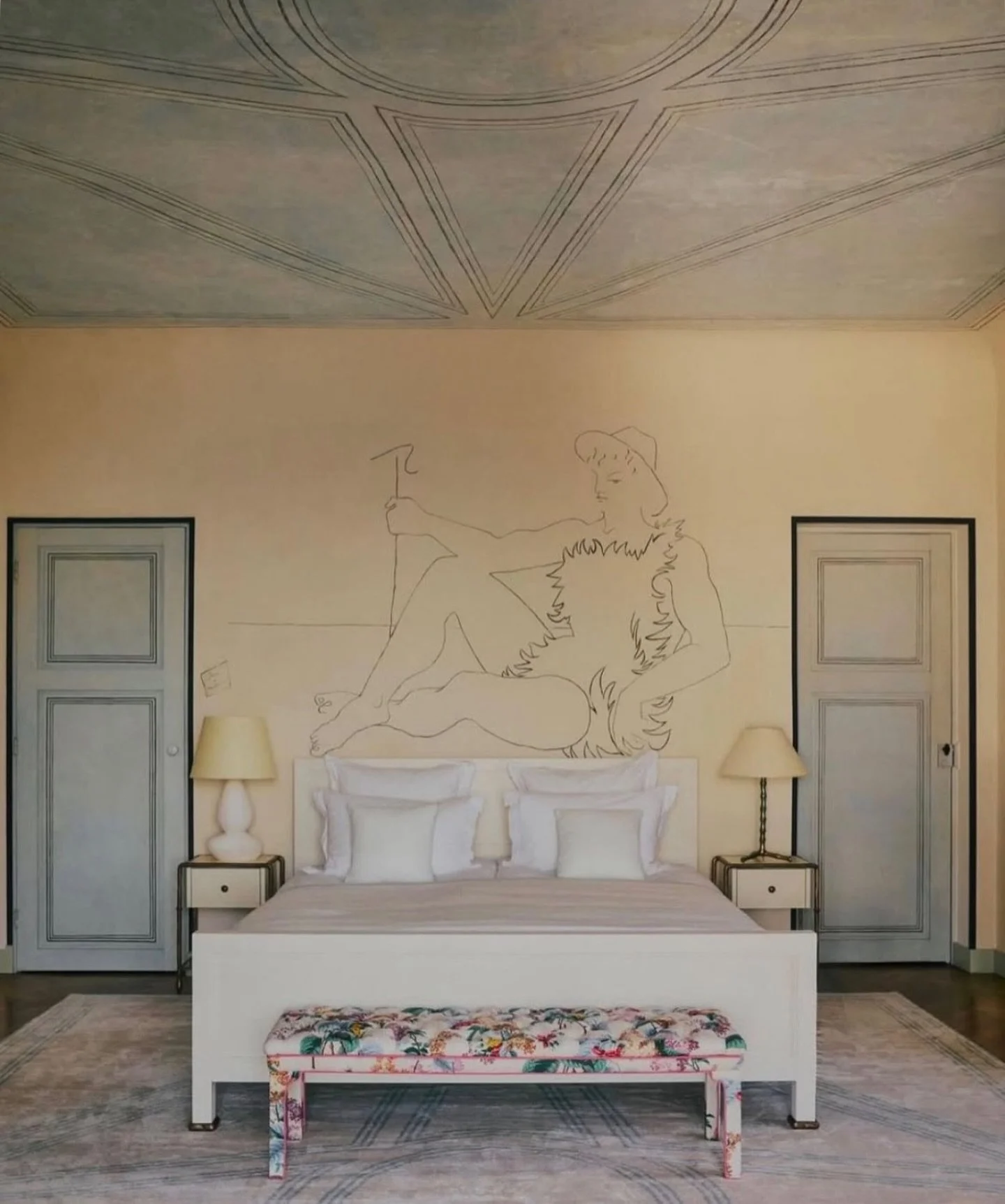 reunion XIV inspo // @villasantosospir the tattooed villa in France