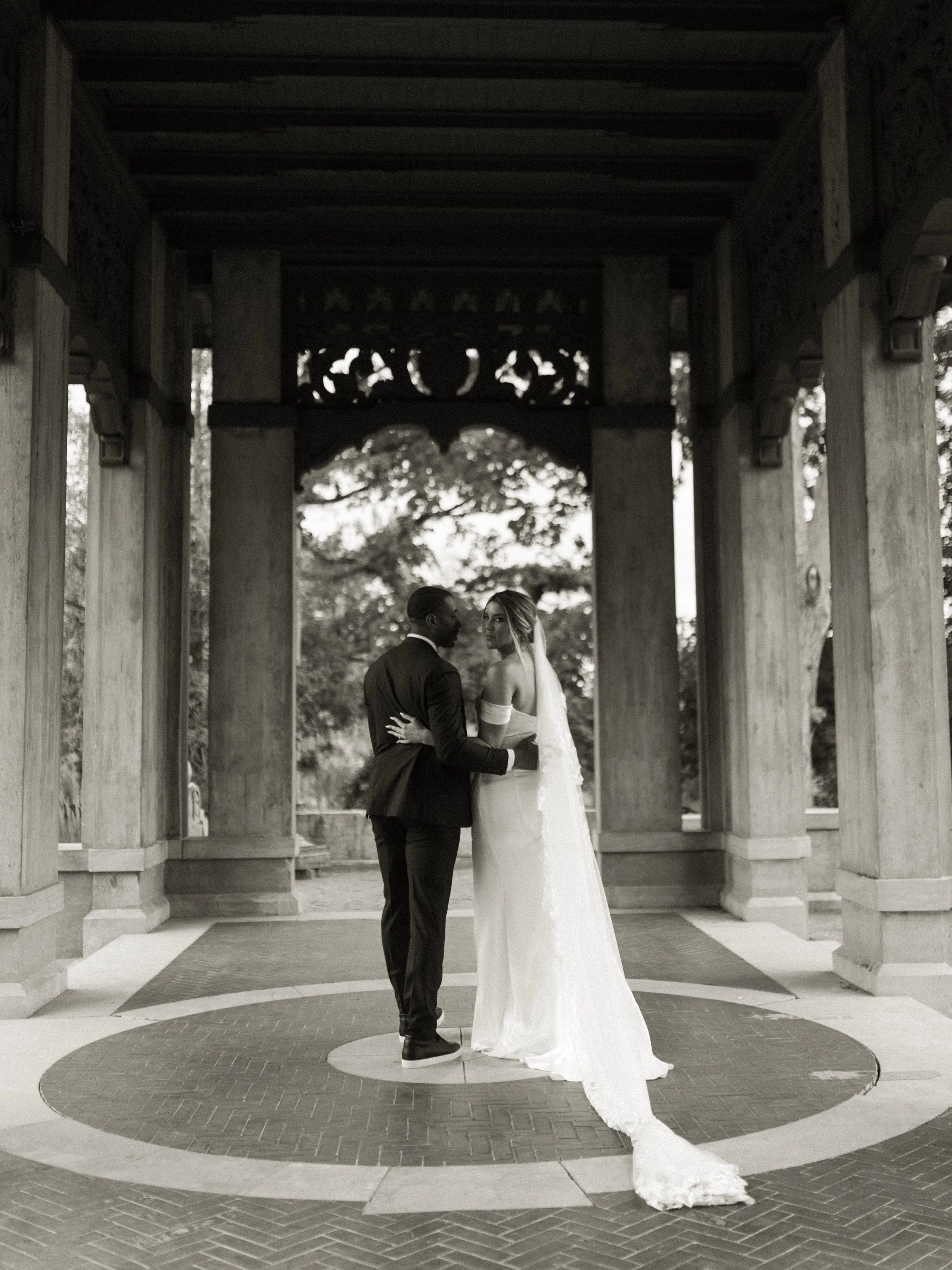 new year, new chapter but forever grateful for this beautiful day three years ago 🤍

[ @steveallen15 if you heard me sniffling this morning,  it wasn&rsquo;t a dog video this time ] 

🏛️ @armourhouseweddings 
📸 @mari.trancoso @samanthaelizabethcre