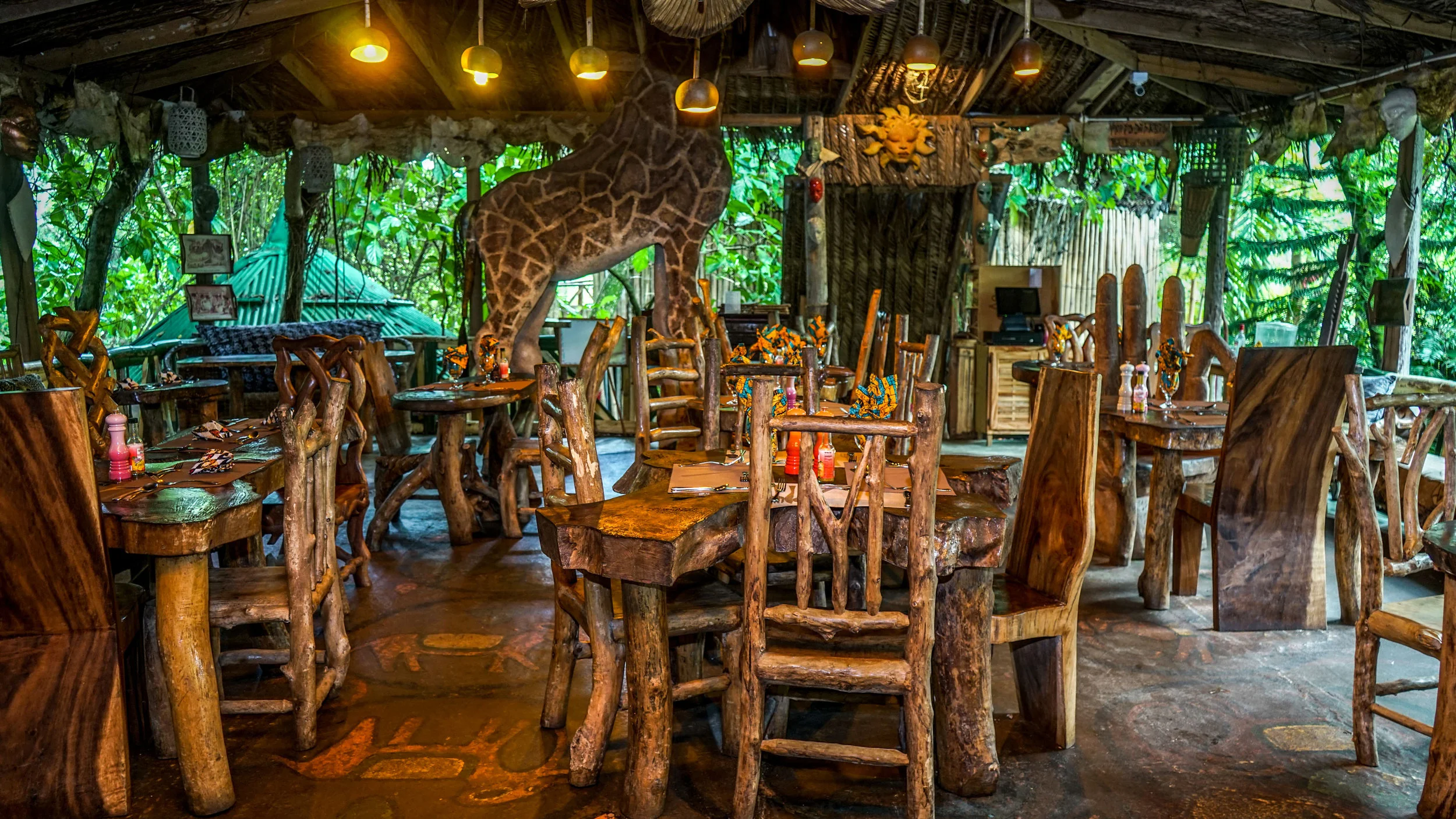 Dining — Great Huts Resort Paradise On The Edge