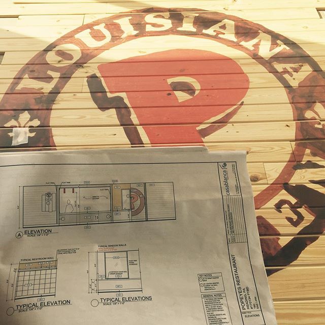 🐔🍗 Longview working on the finishes at Reading, PA Popeyes location. Hand painted Popeyes Louisiana Chicken logo almost ready to be installed as accent wood wall finish🍗🐔 #longviewconstruction #longviewbuilds #buildingrelationships #lookhowfarweg