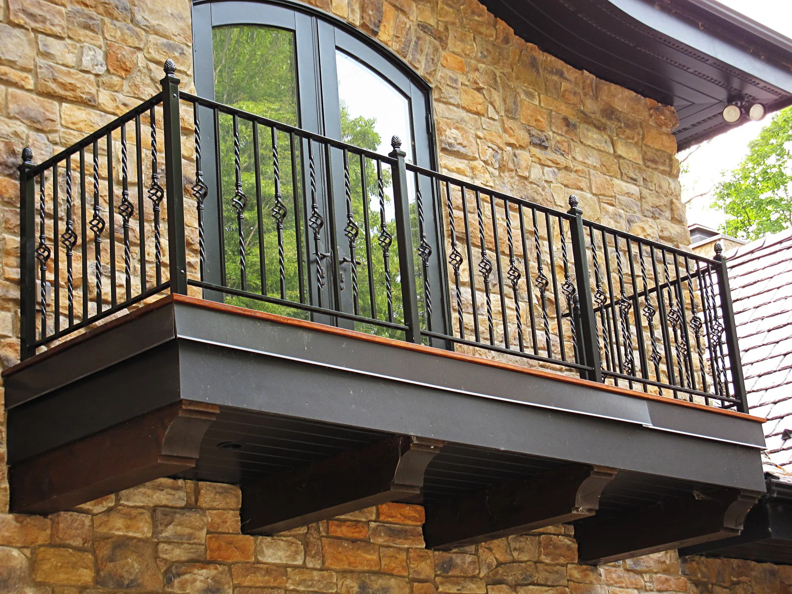 What Are The Differences Between A Porch And Veranda Gazebo And