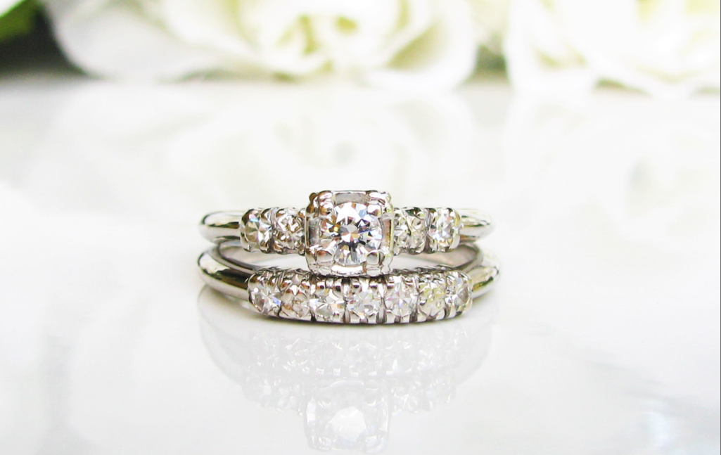 From LadyRoseVintageJewel on Etsy - $775.00 - Vintage This shop has some really gorgeous engagement rings. Like, sick! Achoo!