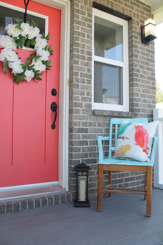 Image Credit: MintyGreenDream.com Another more pinky coral...me likey. And with the flower wreath and turquoise chair, this looks so sweet. Like candy.