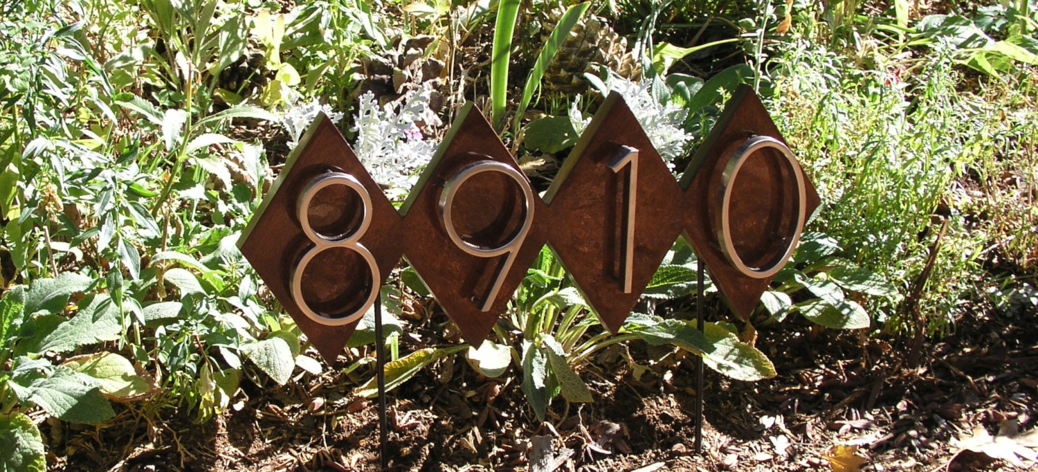 From MidCenturyWoodShop on Etsy.