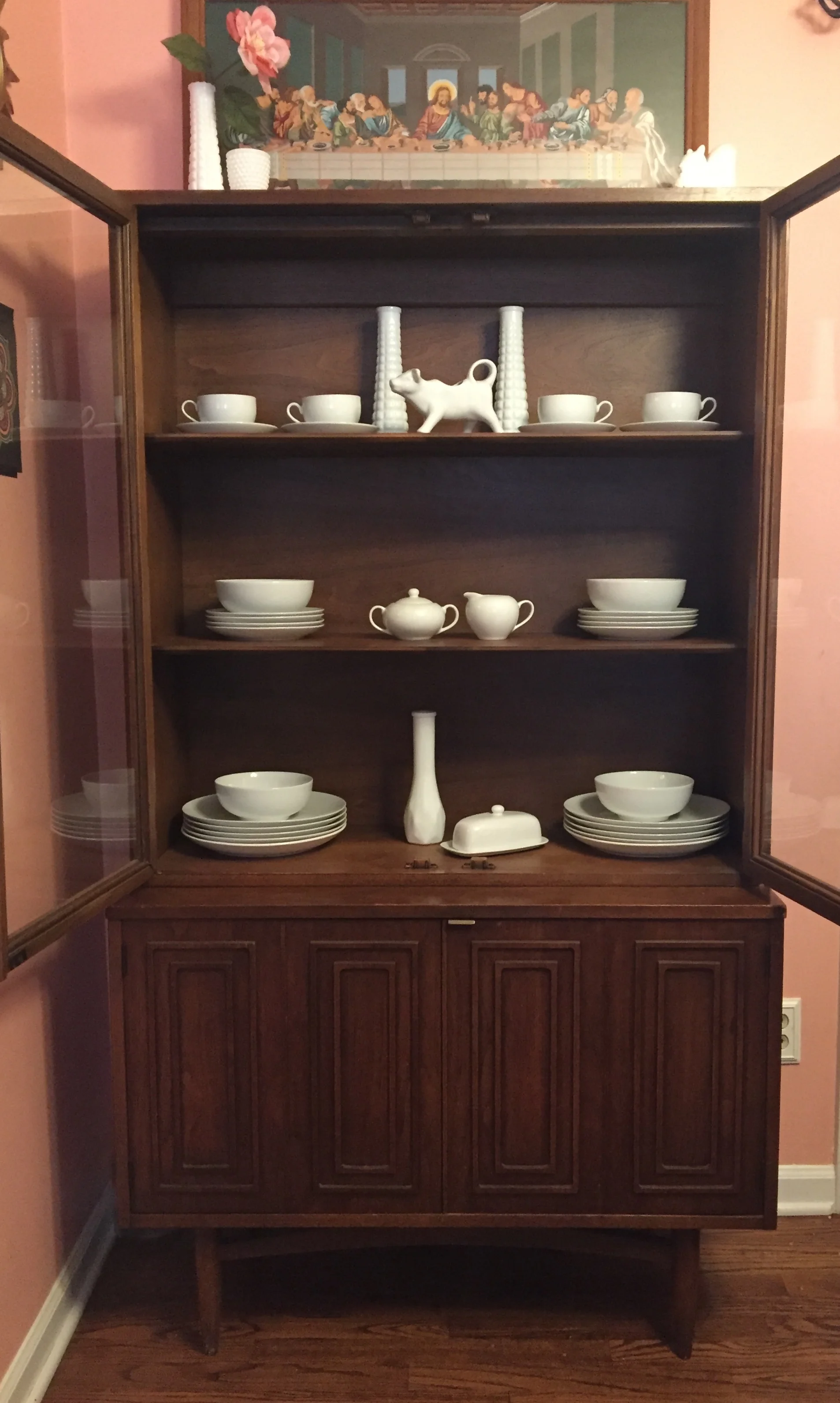SOLD - Vintage Mid Century Modern Broyhill Sculptra China Cabinet/Hutch