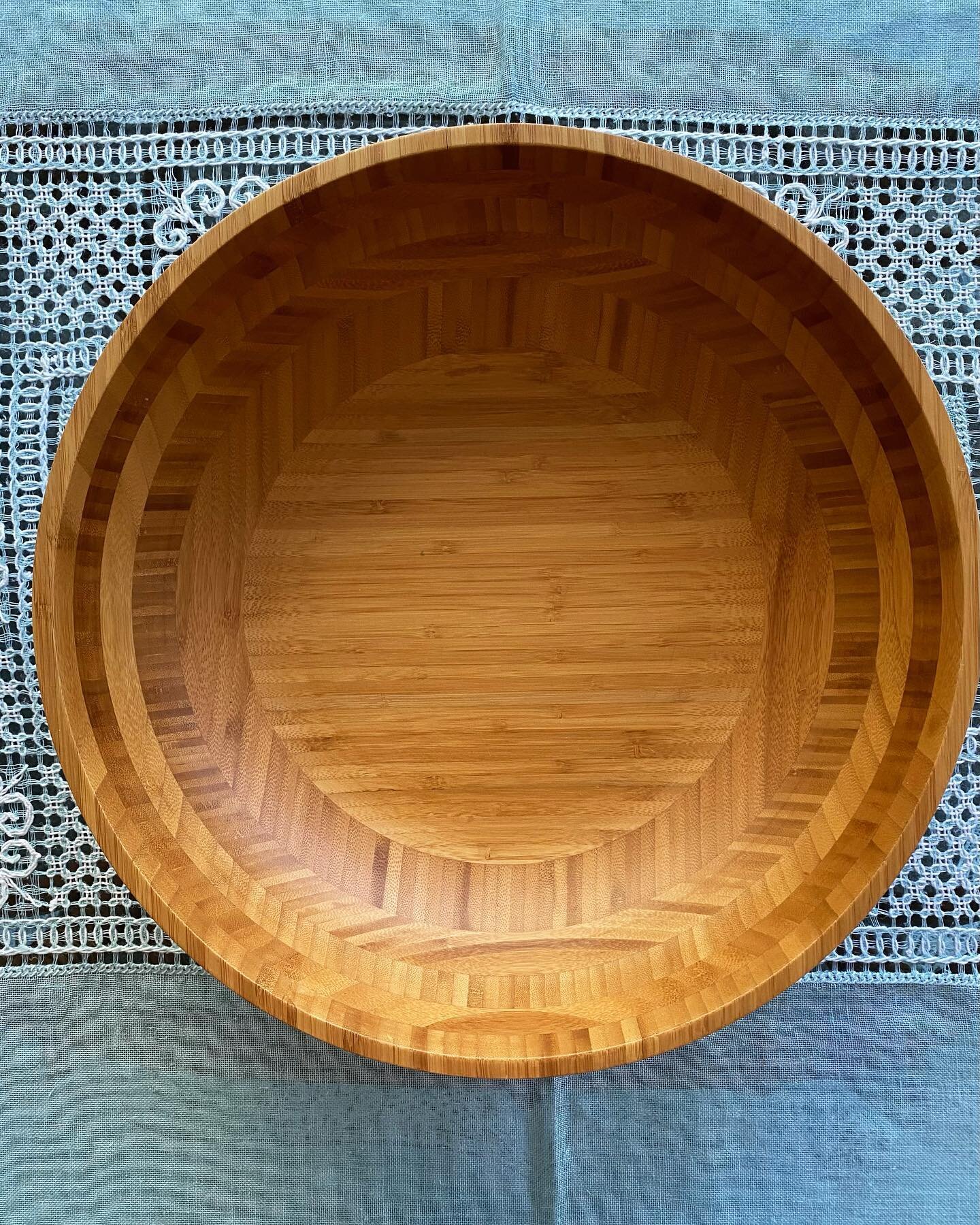 ✨FOR SALE:✨
Large bamboo wood bowl
Sooooooo good as a large salad bowl!!! The wood on this is beautiful 🤩 
17&rdquo; wide x 4.75&rdquo; tall

$15 + shipping

Comment &ldquo;sold&rdquo; to claim and DM me to arrange purchase + shipping/pickup.