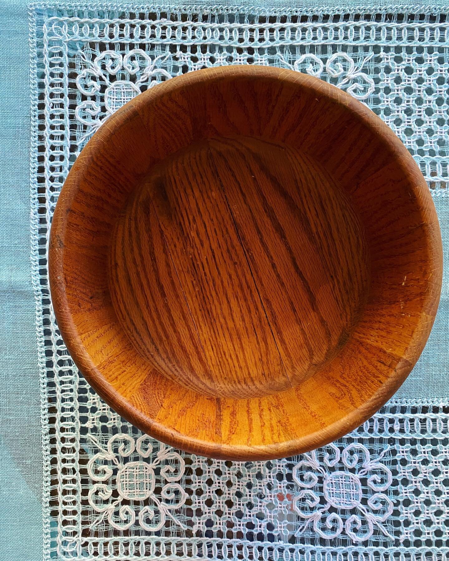 ✨FOR SALE:✨
Deep wood bowl with gorgeous wood grain. I think this is a walnut wood, but I&rsquo;m not a wood expert. There&rsquo;s a small crack at the bottom of the bowl inside if you zoom in on the picture. This would be a great catch all bowl in y