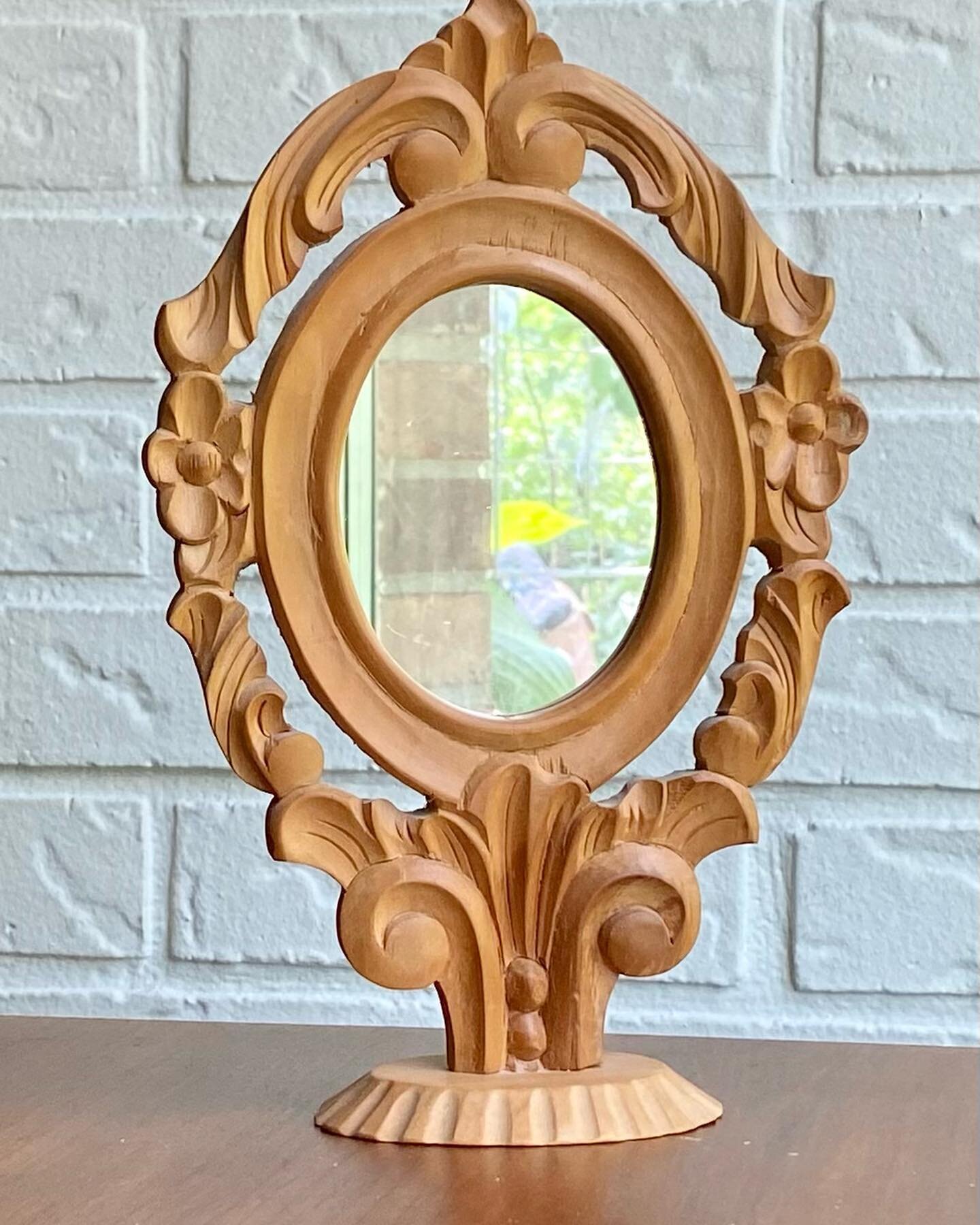 ✨FOR SALE:✨
Beautiful lightweight carved wood standing tabletop mirror. This is SUCH a beauty! Perfect condition! 10&rdquo; tall
$20 + shipping

Comment &ldquo;sold&rdquo; to claim and DM me to arrange purchase + shipping/pickup.