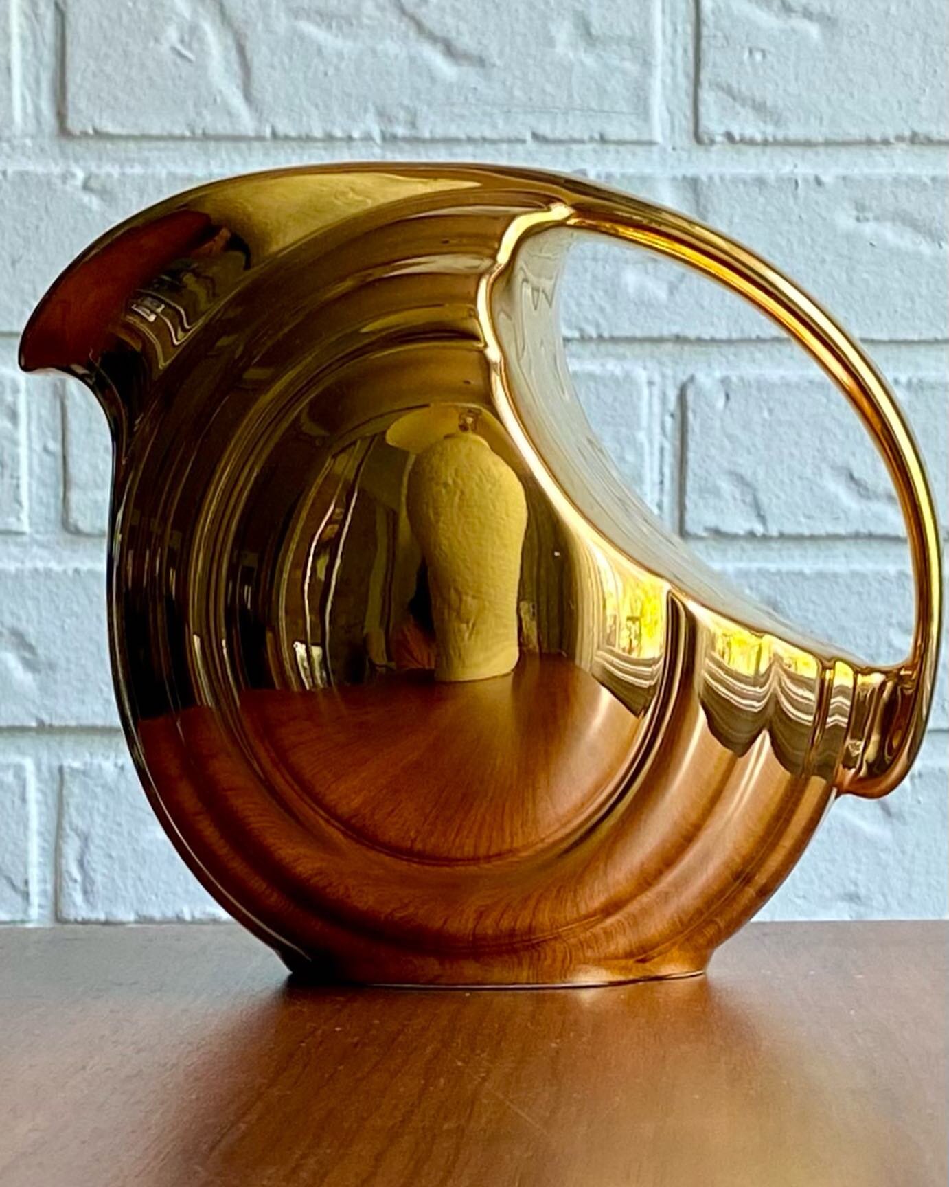 ✨FOR SALE:✨
Eeeek! Such a statement piece! Perfect for styling with! Gold Ball pitcher by Hall China Co. #1338
7.75&rdquo; tall approximately 9&rdquo; wide

$35 + shipping

Comment &ldquo;sold&rdquo; to claim and DM me to arrange purchase + shipping/