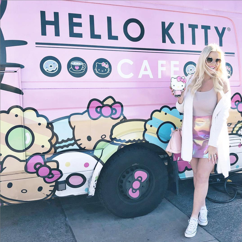 Hello, Supercute Hello Kitty Café Truck 