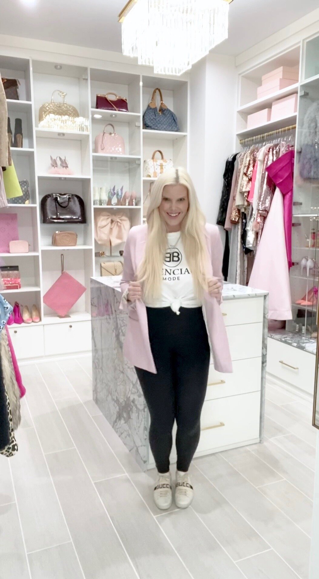 The-Caroline-Doll-Quarantine-Chic-Jogger-Style-Virginia-Blonde-Fashion-Influencer-Pink-Luxury-1.jpeg
