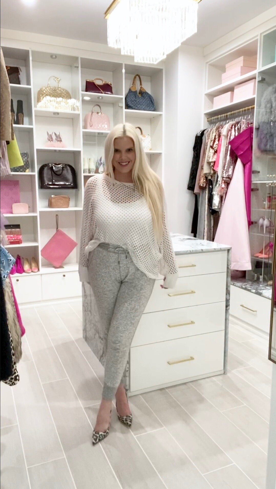 The-Caroline-Doll-Quarantine-Chic-Jogger-Style-Virginia-Blonde-Fashion-Influencer-Pink-Luxury-3.jpeg