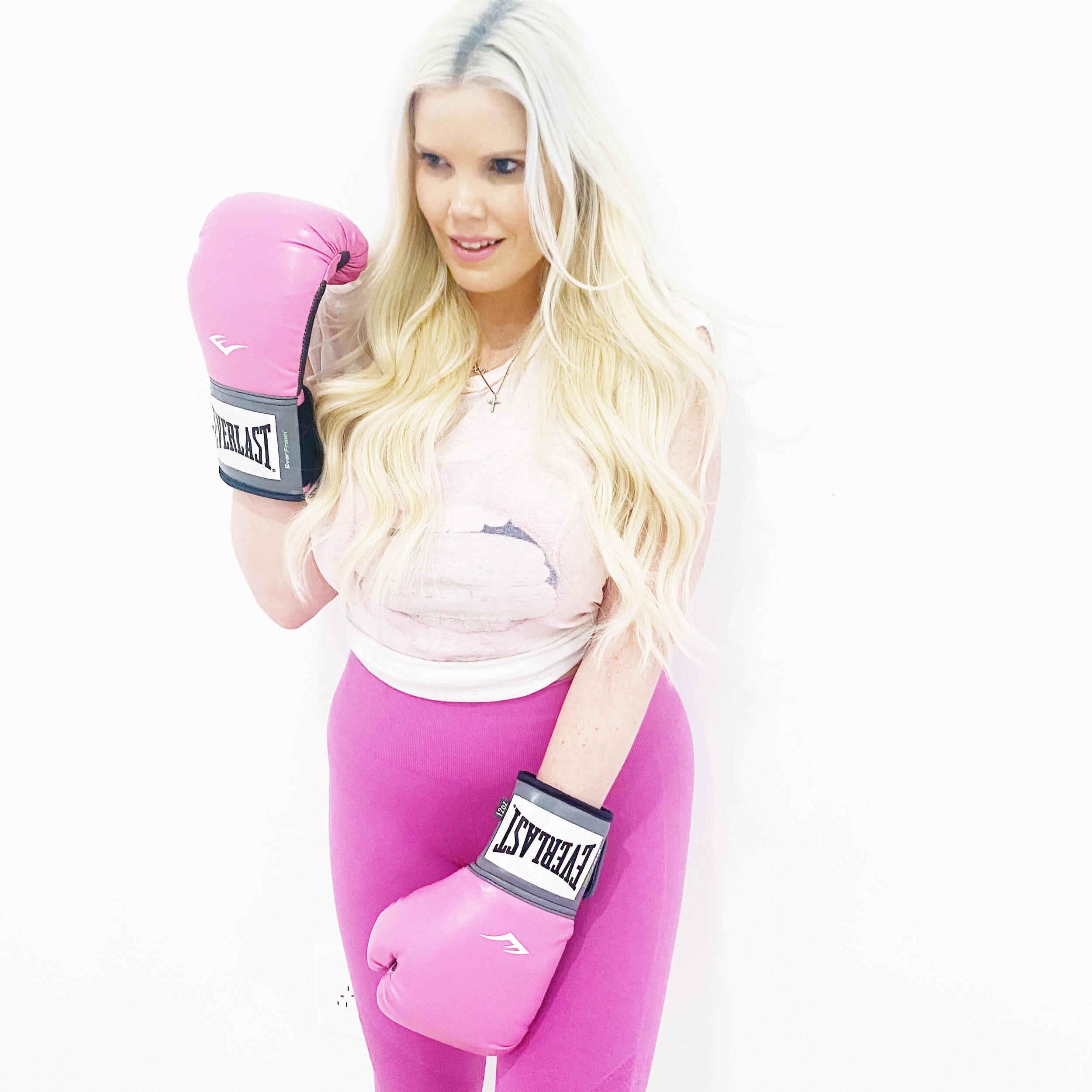 The-Caroline-Doll-Blog-I-Dont-Sweat-I-Sparkle-Boujee-Fitness-Finds-Blonde-Lifestyle-Influencer-At-Home-Workout-1.JPG