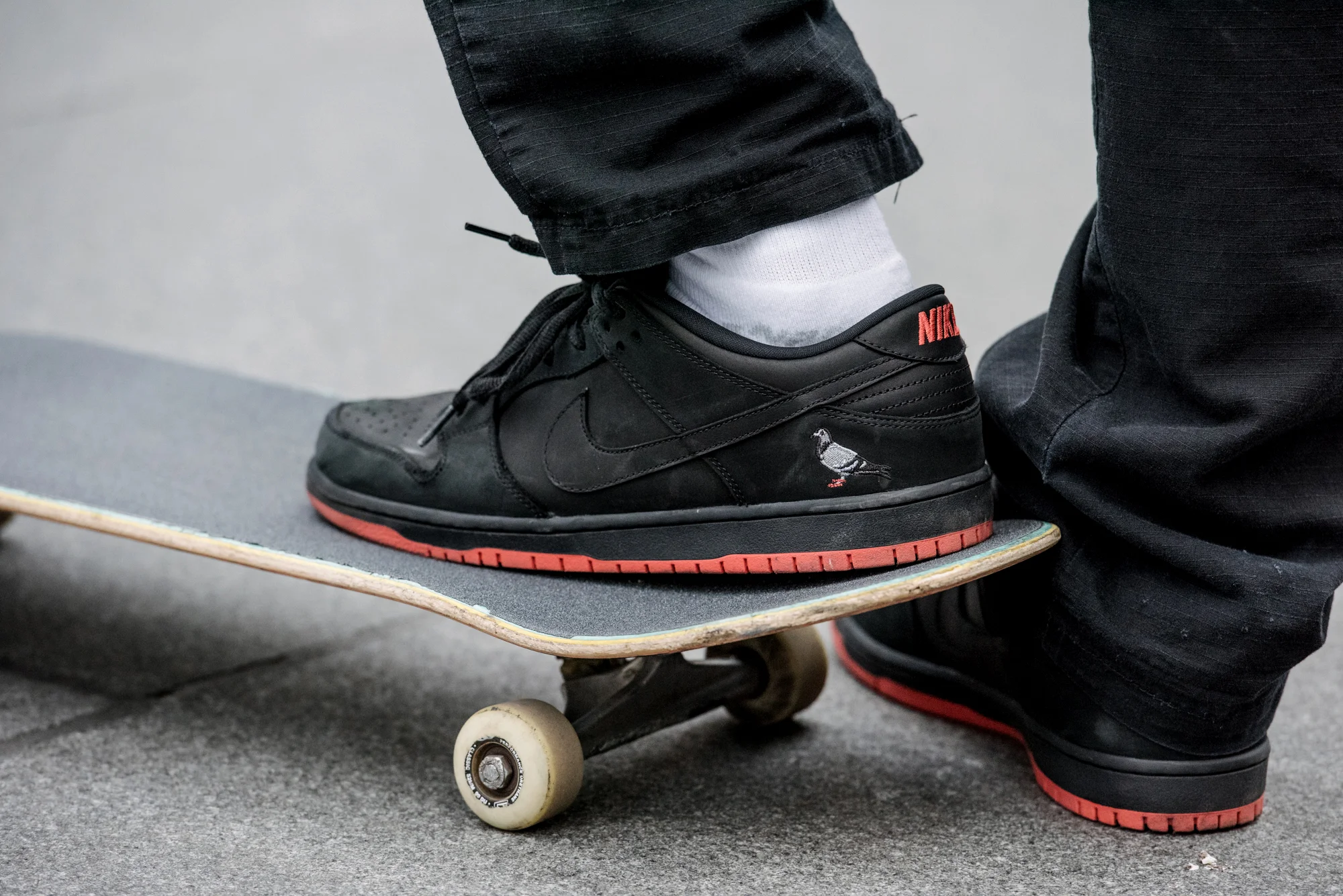 nike black pigeon