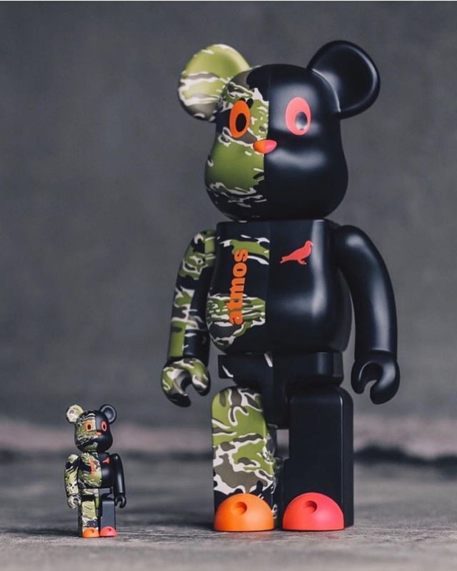 🐦 @atmos_japan x @staplepigeon x @medicom_toy brings the Atmos Tiger Camo & the Staple Black Pigeons together into one amazing Be@rbrick.
Available only at ATMOS CON in Tokyo on 3/10. (For now 😇)