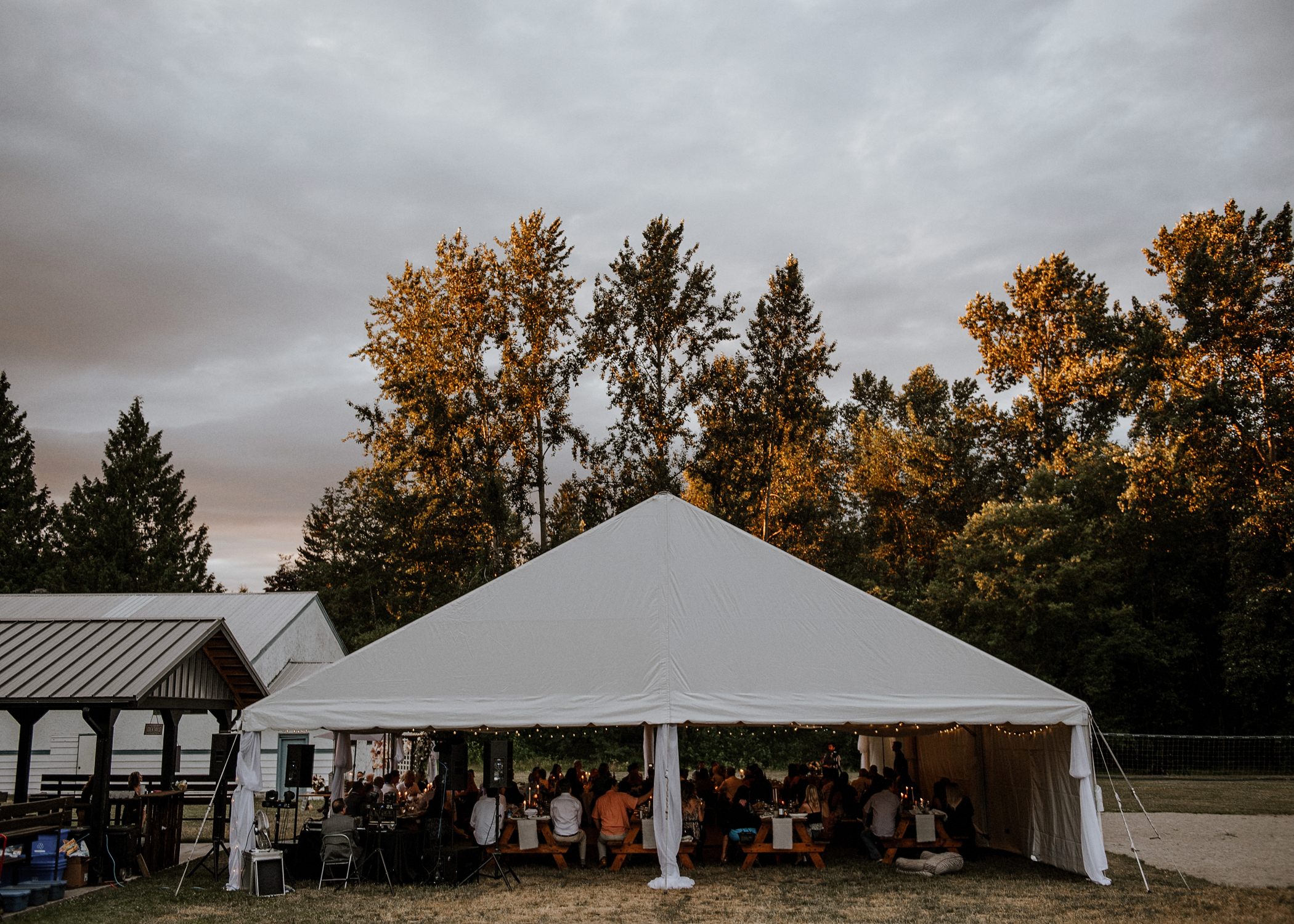 079-kaoverii-silva-KM-prewedding-vancouver-photography-webbs-holiday-acres-horse-ranch-blog.png