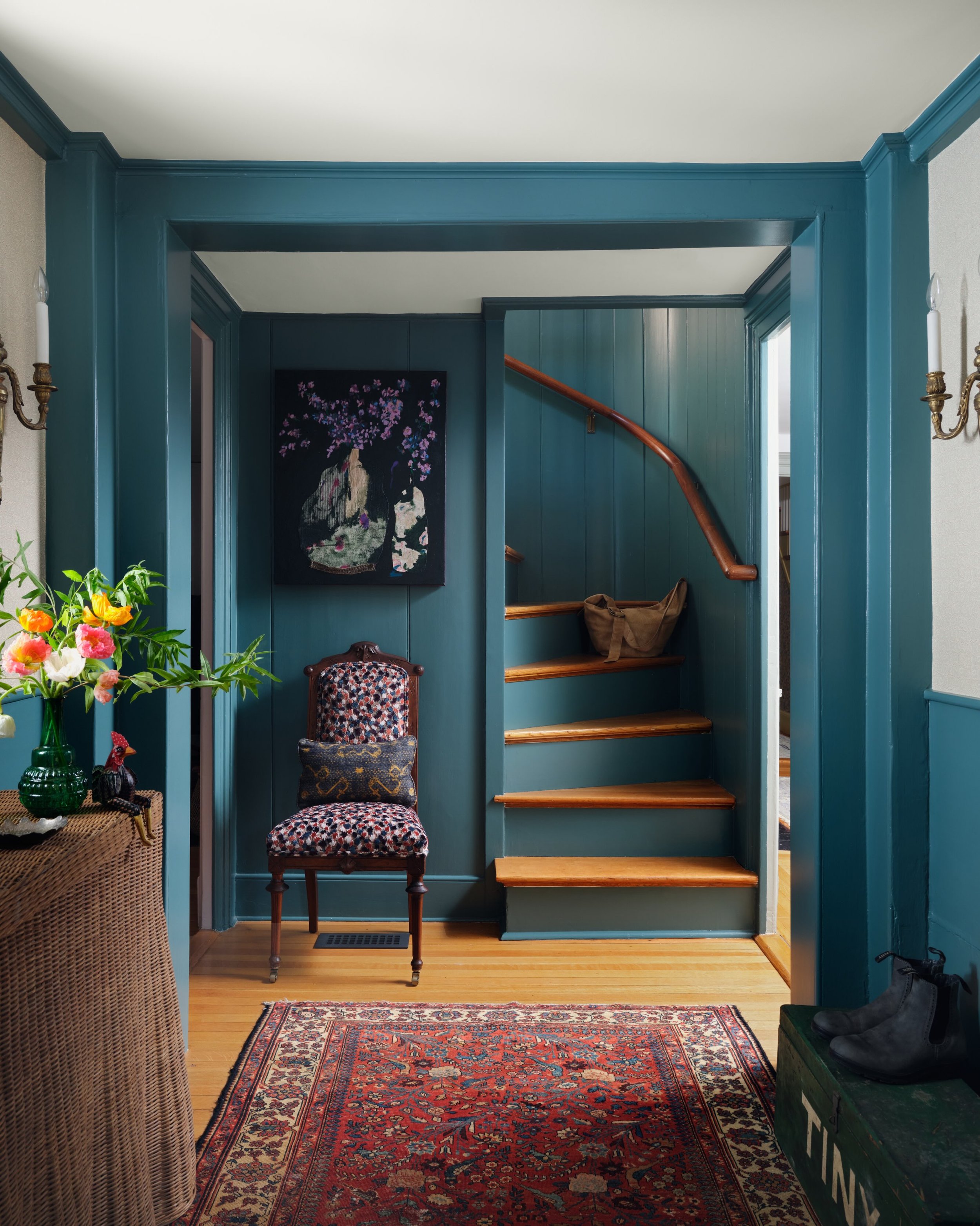 A colorful, layered home in Milton photographed for @studioborgesid styled by @seanwilliam_styling and published in @nehomemagazine