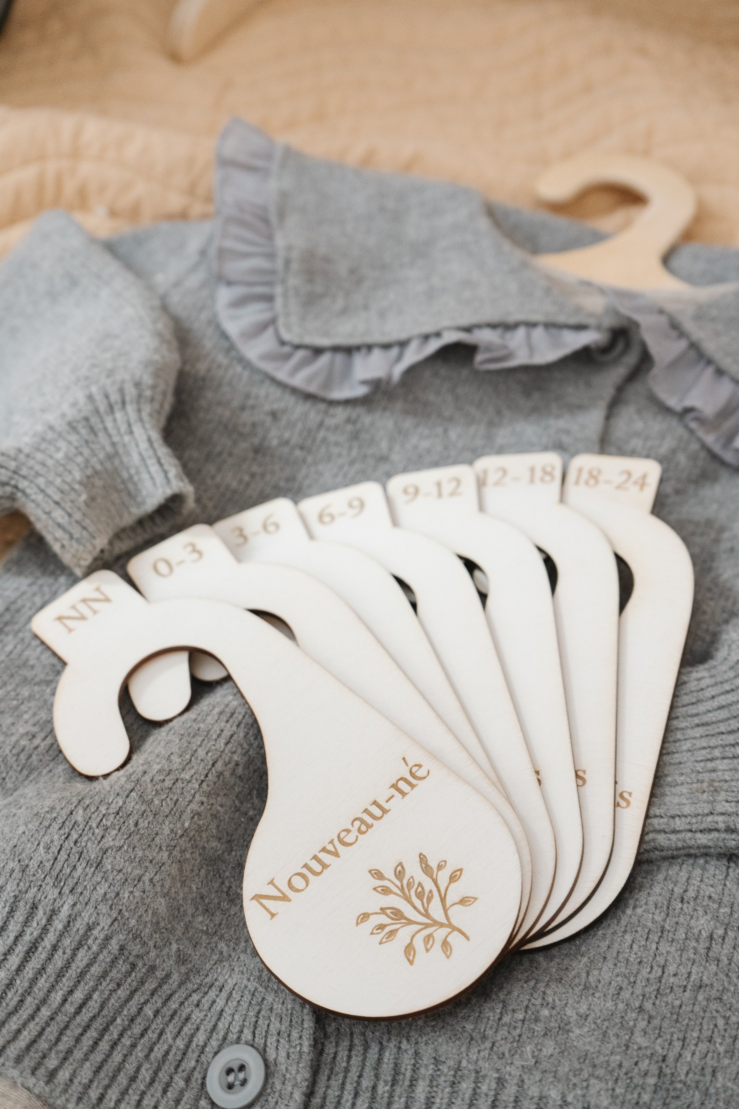 8 Séparateurs De Vêtements Bébé En Bois - Tailles Nouveau-né à 24+ Mois, Double Face, Pour Placard