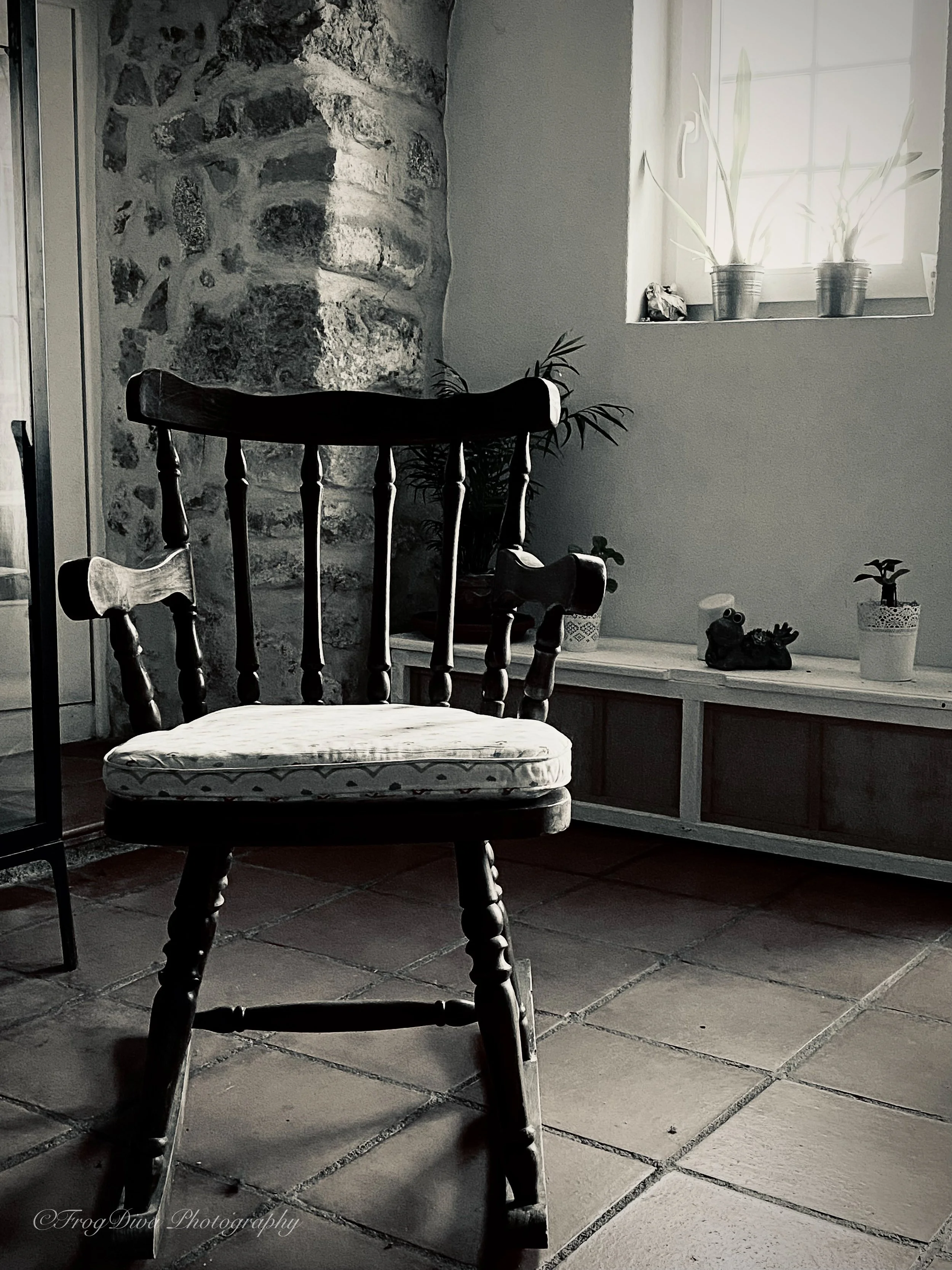 waiting chair1.jpg